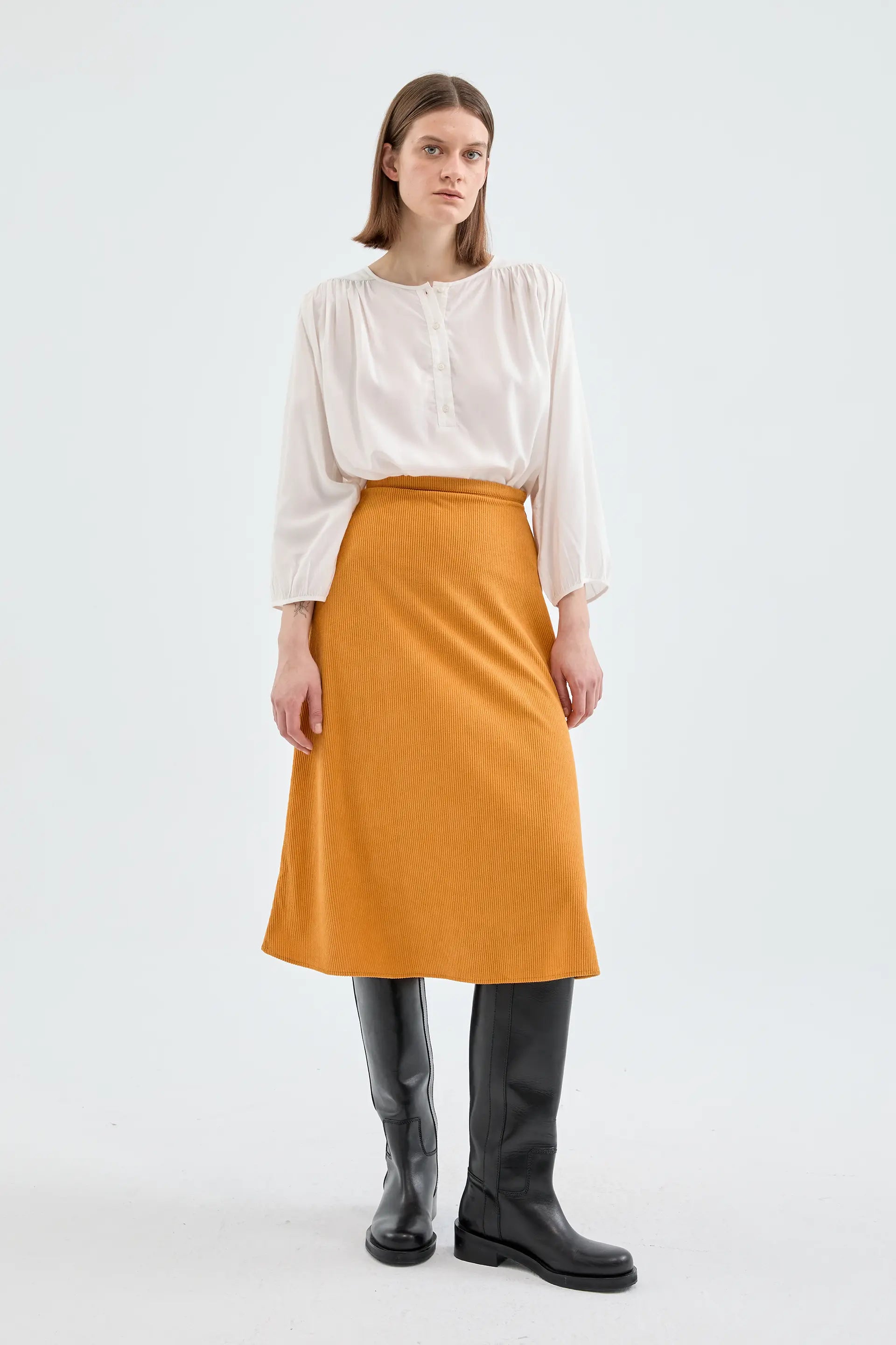 Yellow high waisted corduroy midi skirt Compa a Fant stica