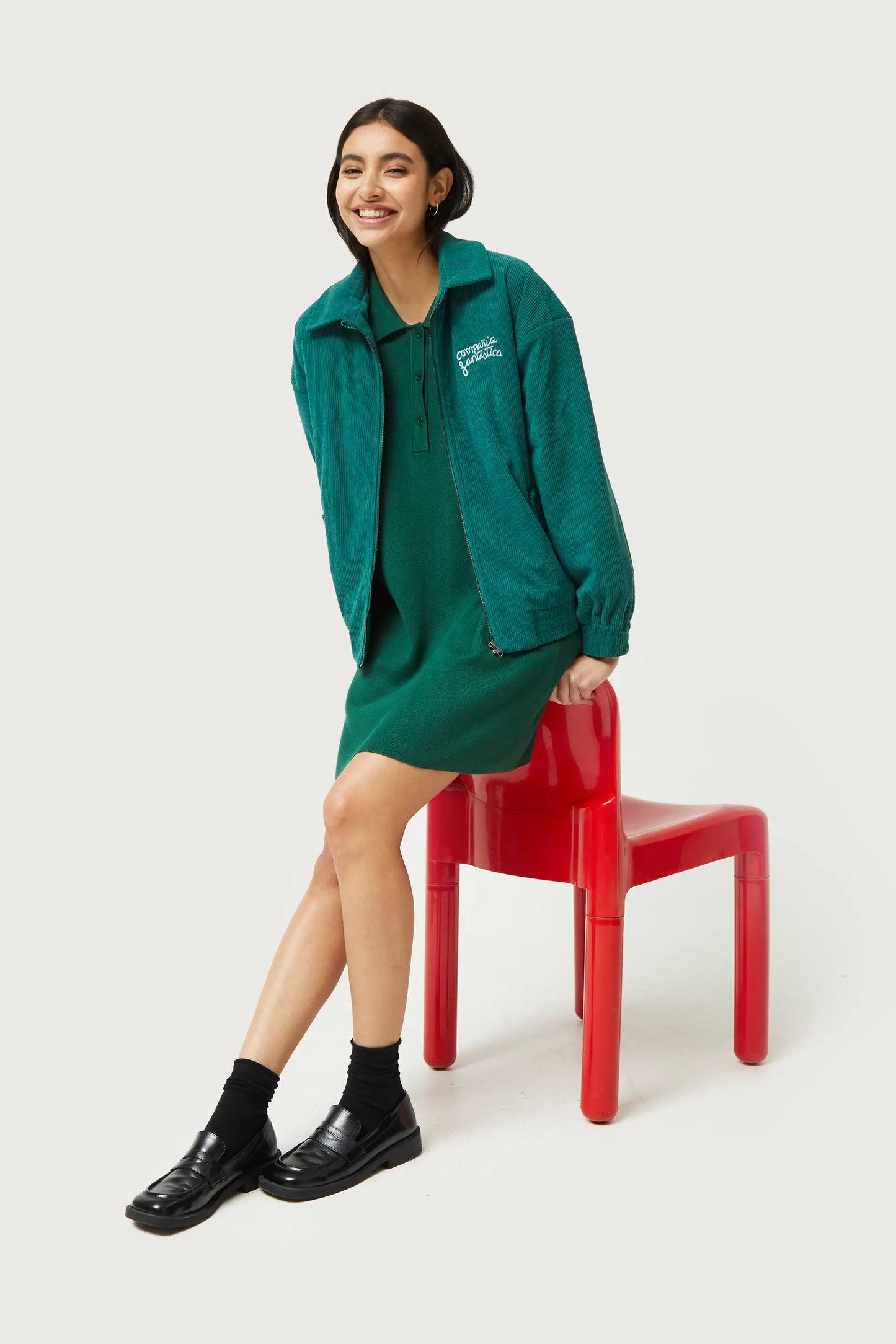 Vestido corto con cuello polo verde