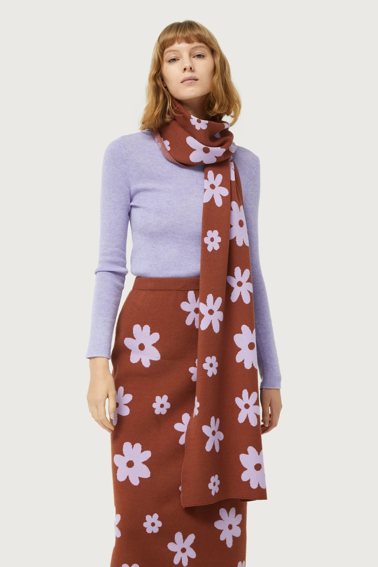 Brown flower print jacquard knit scarf