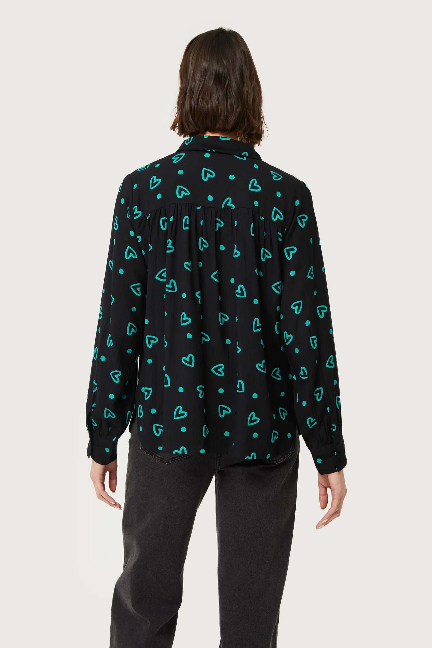 Shirt with green heart print
