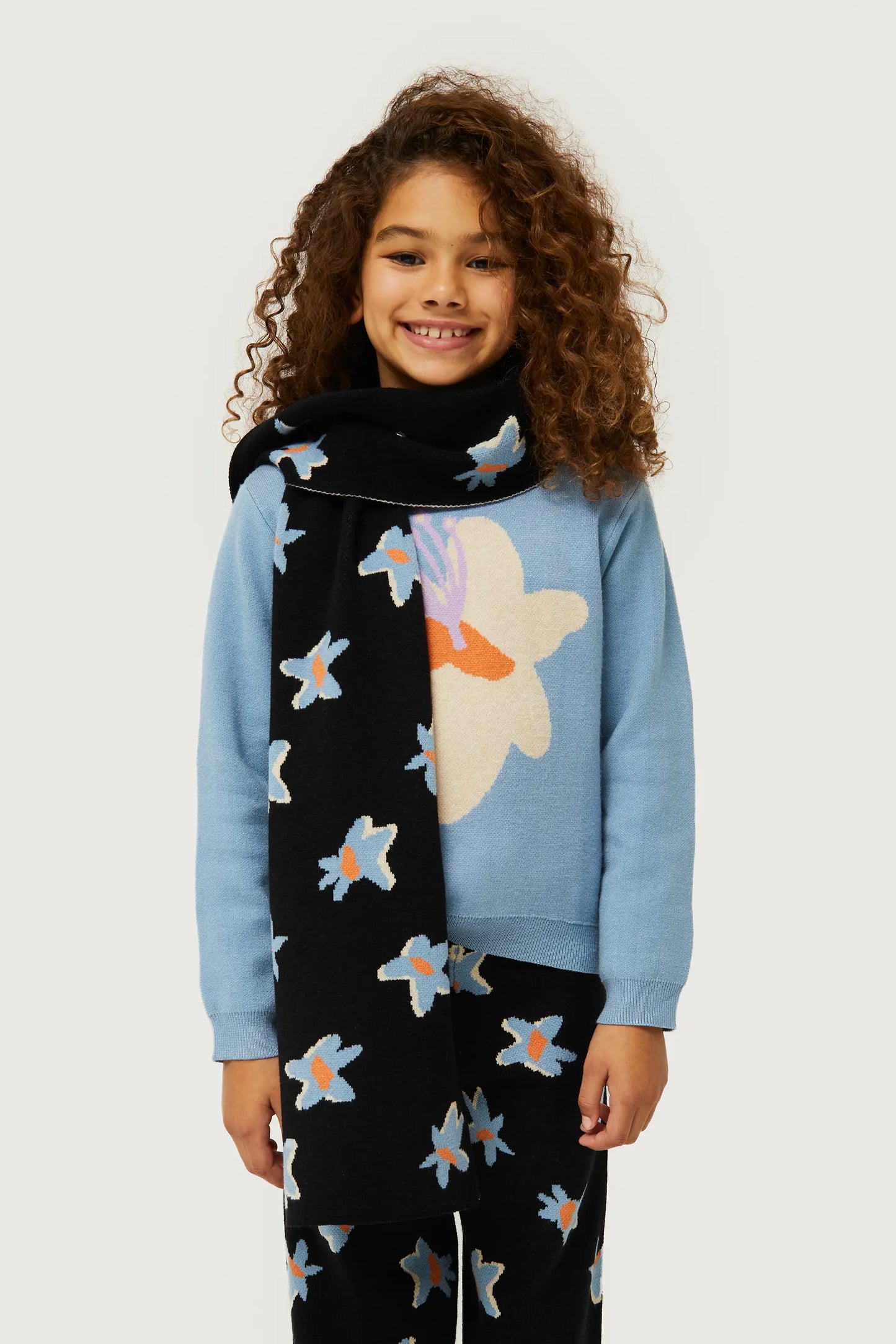 Bufanda de niña estampado floral Calatea negro