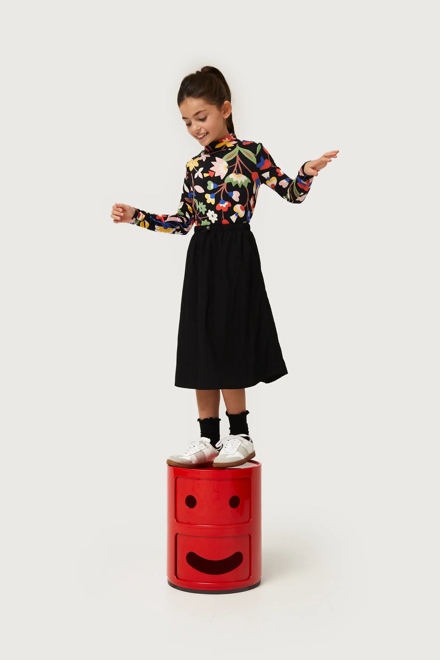 Falda midi de niña en tejido técnico negro