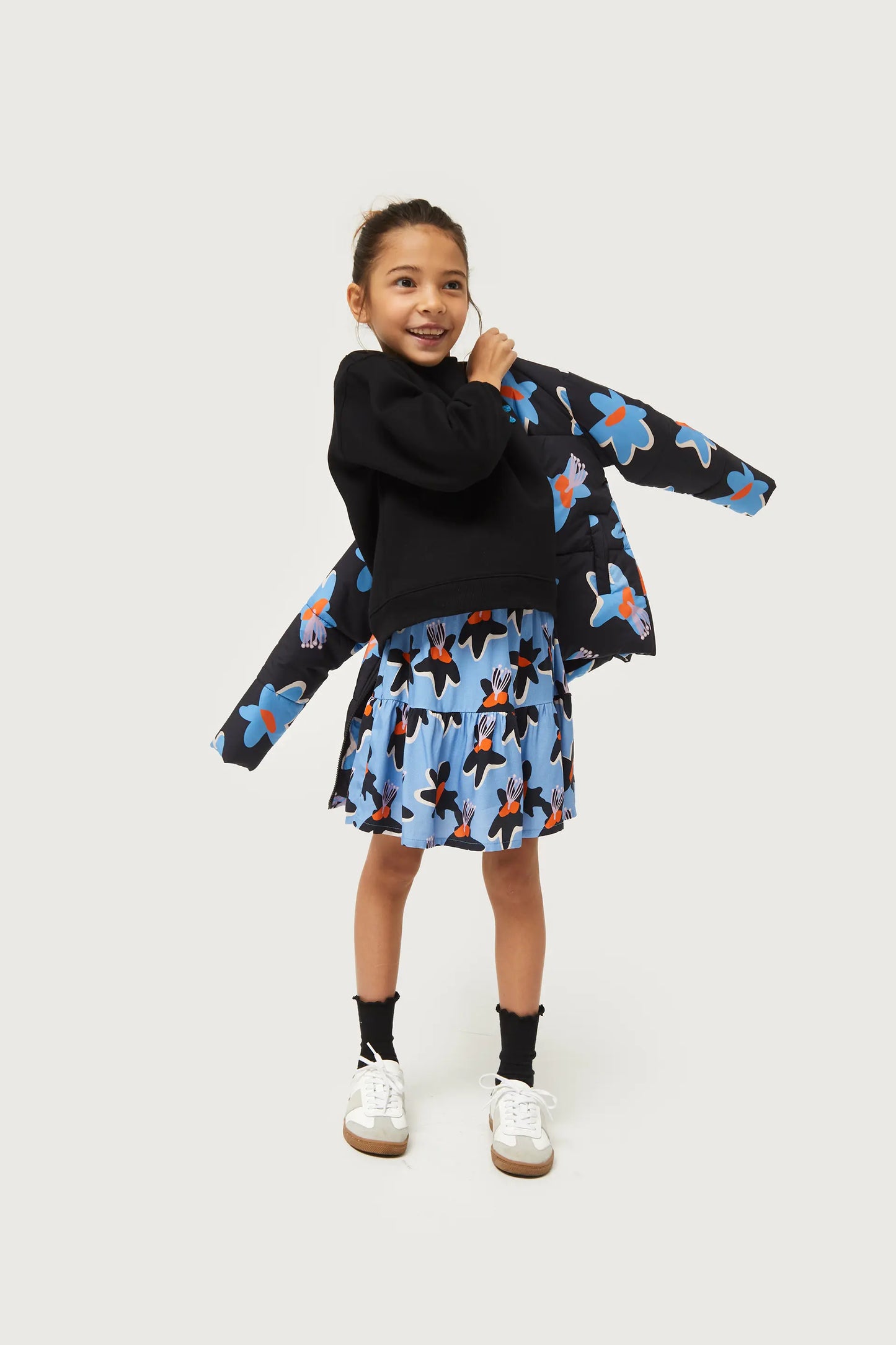 Falda corta de niña estampado floral Calatea azul