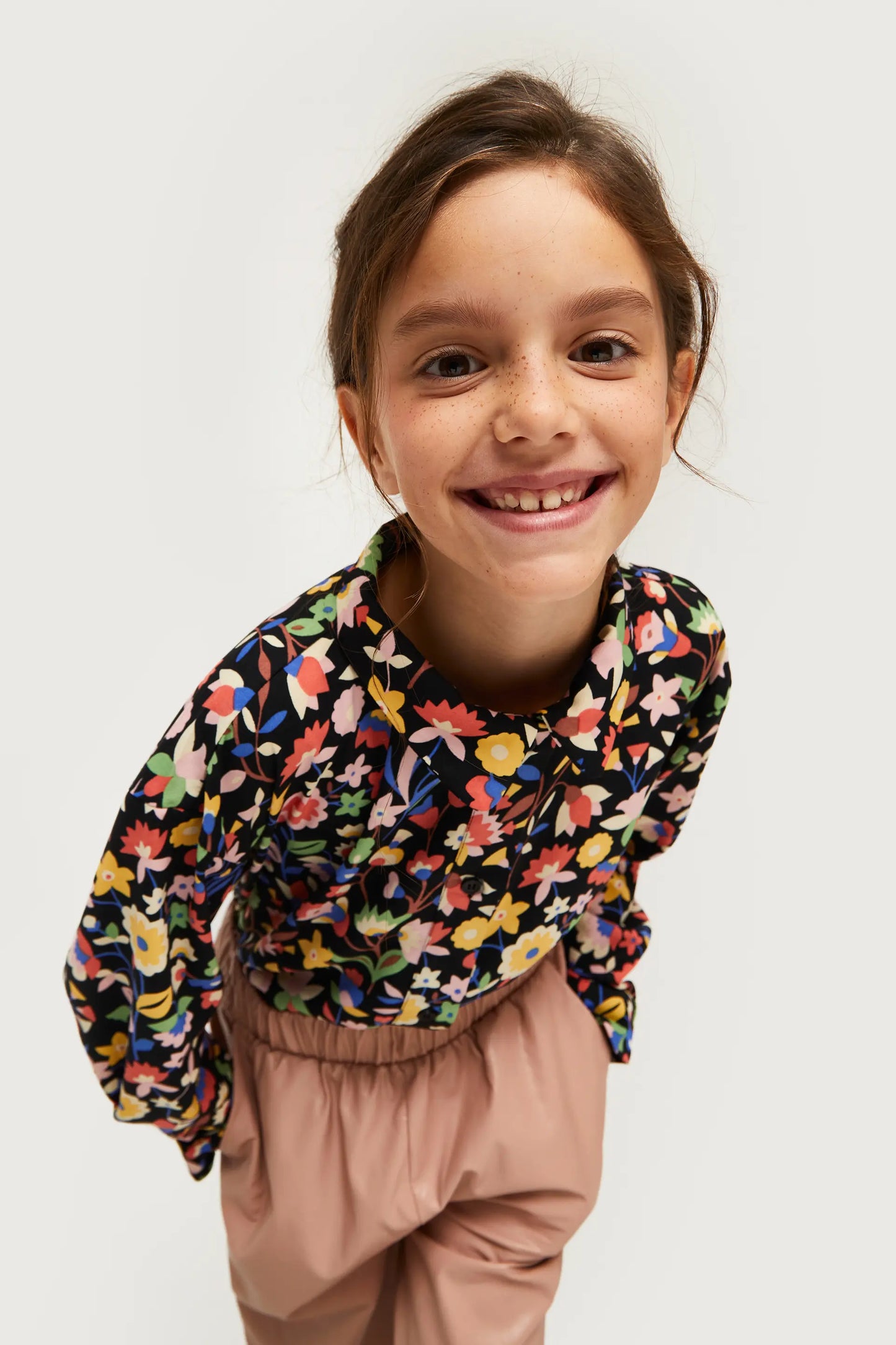 Camisa de niña estampado floral pequeño