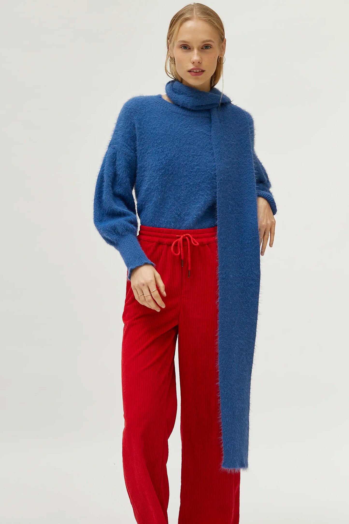 Bufanda de punto con textura azul