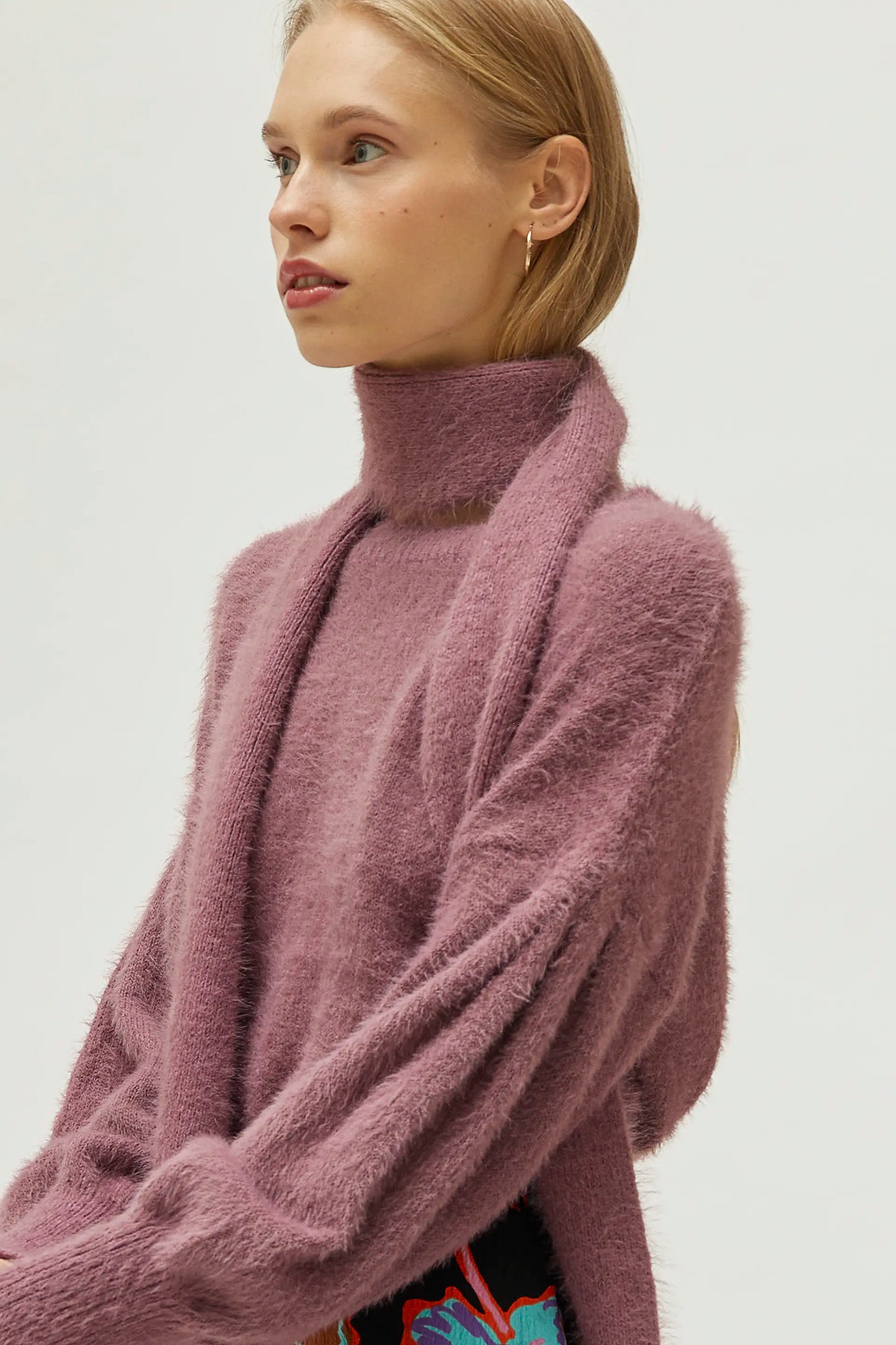 Bufanda de punto con textura lila