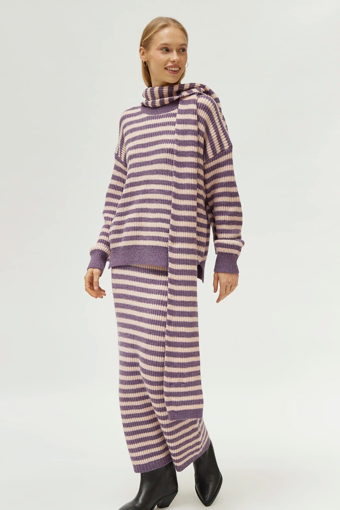 Bufanda larga rayas moradas