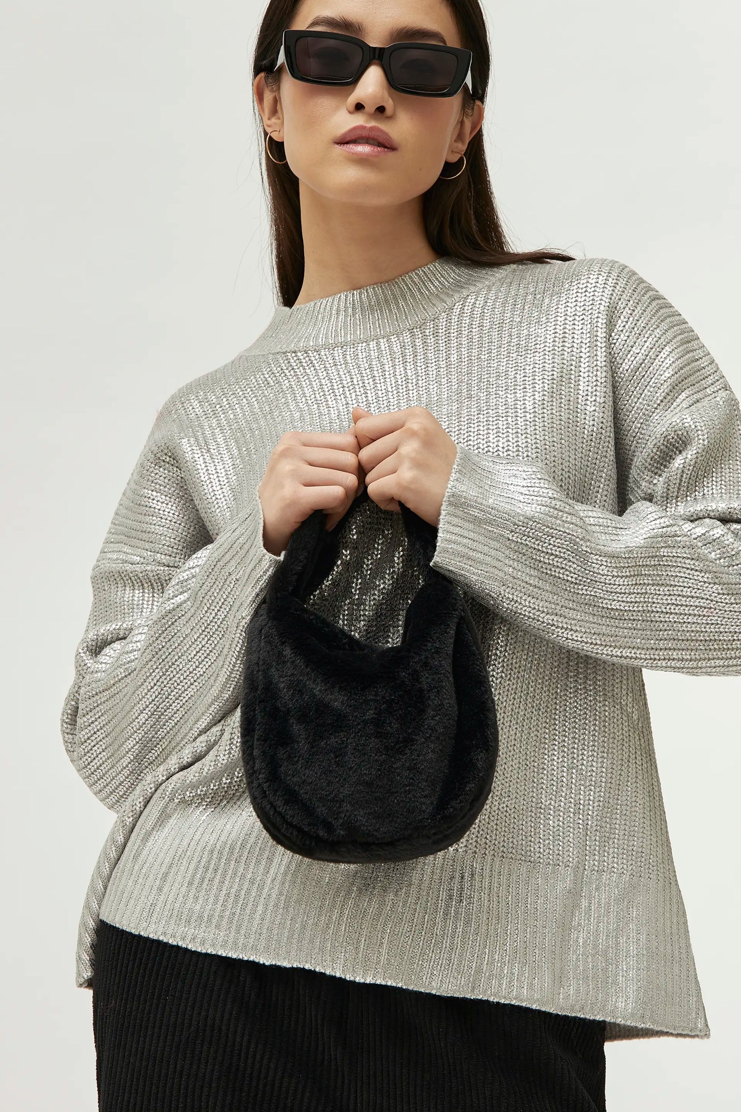 Bolso de mano pelo sintético negro