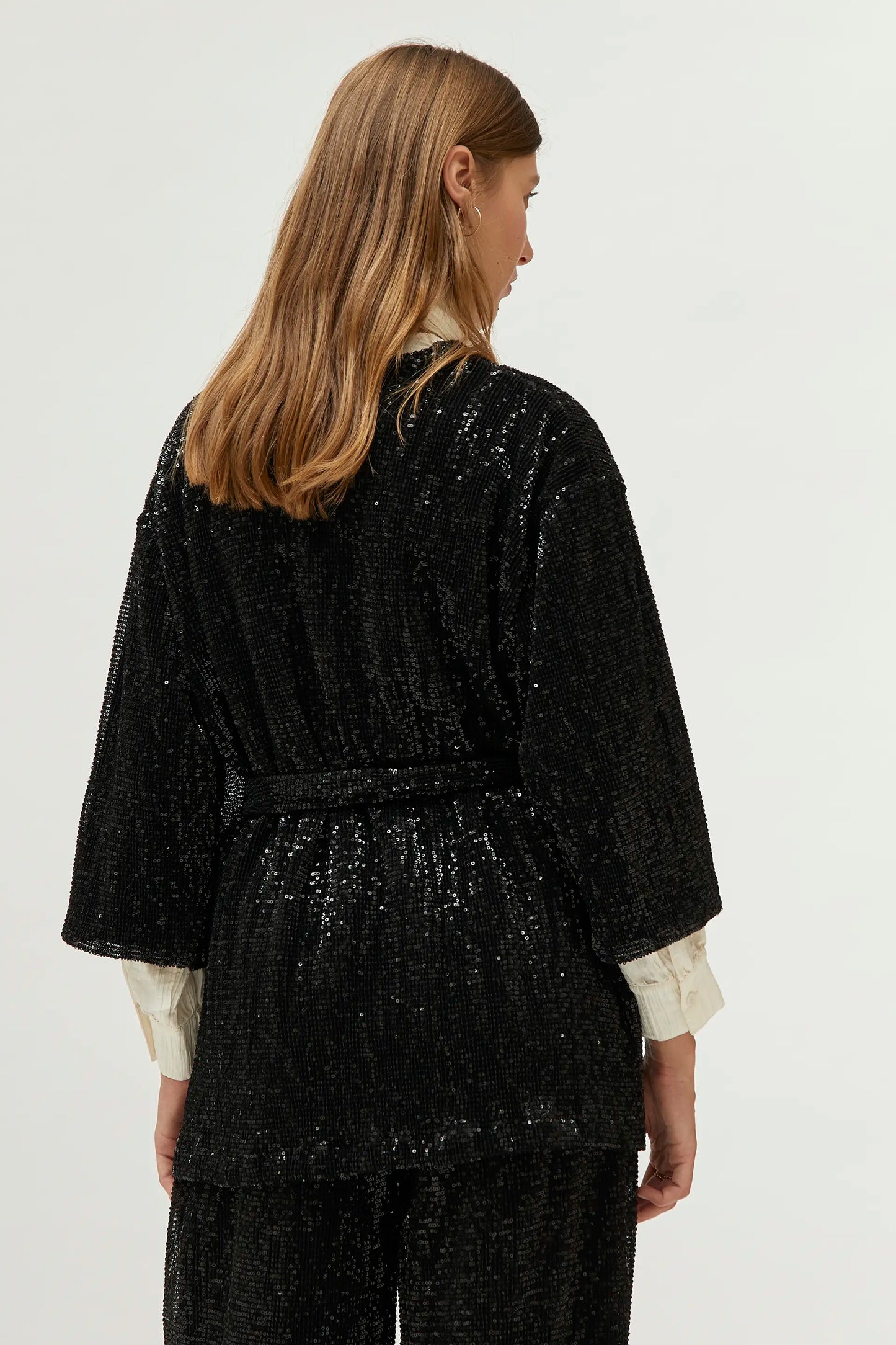 Kimono de lentejuelas negro