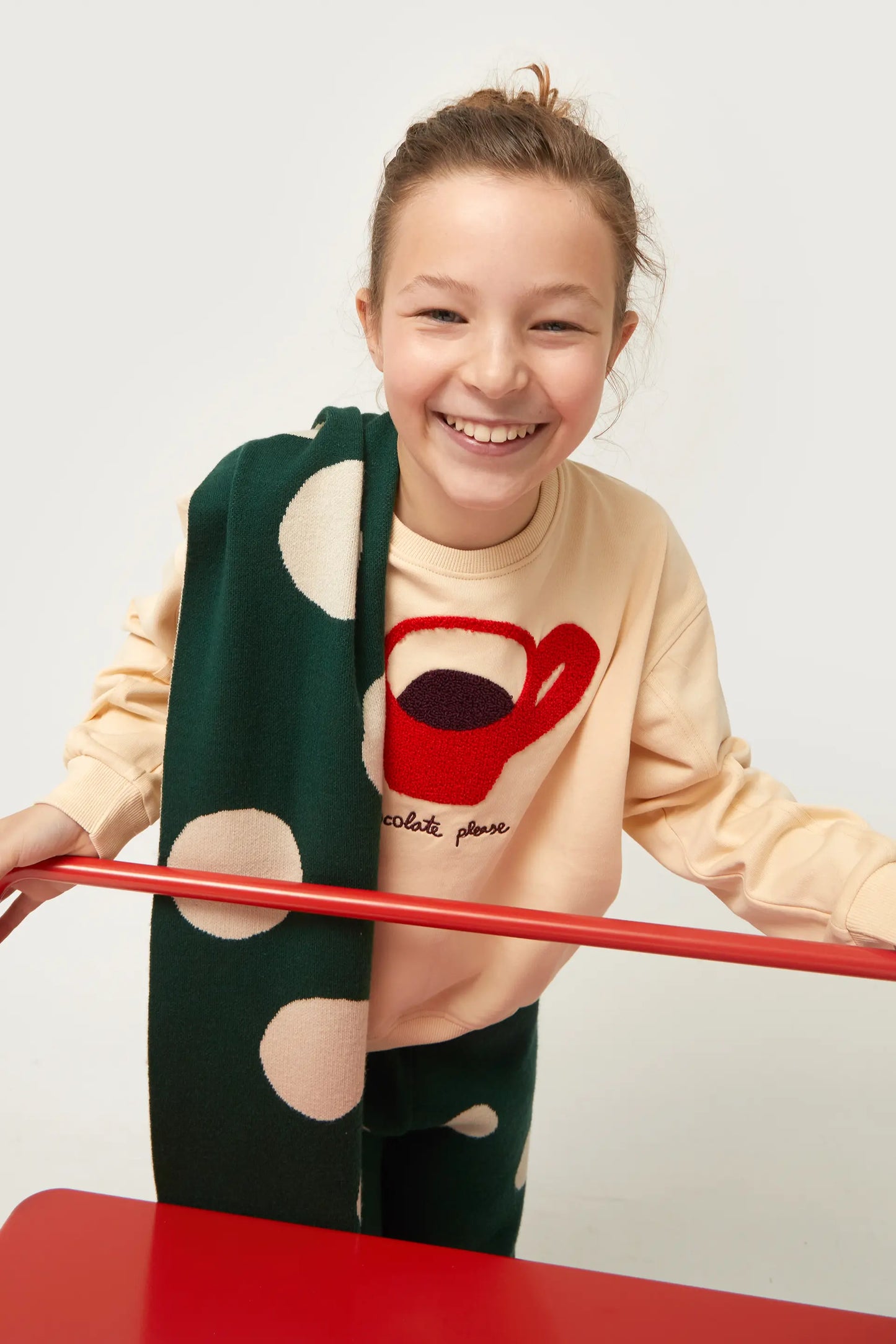 Sudadera de niña con print de café blanco crema