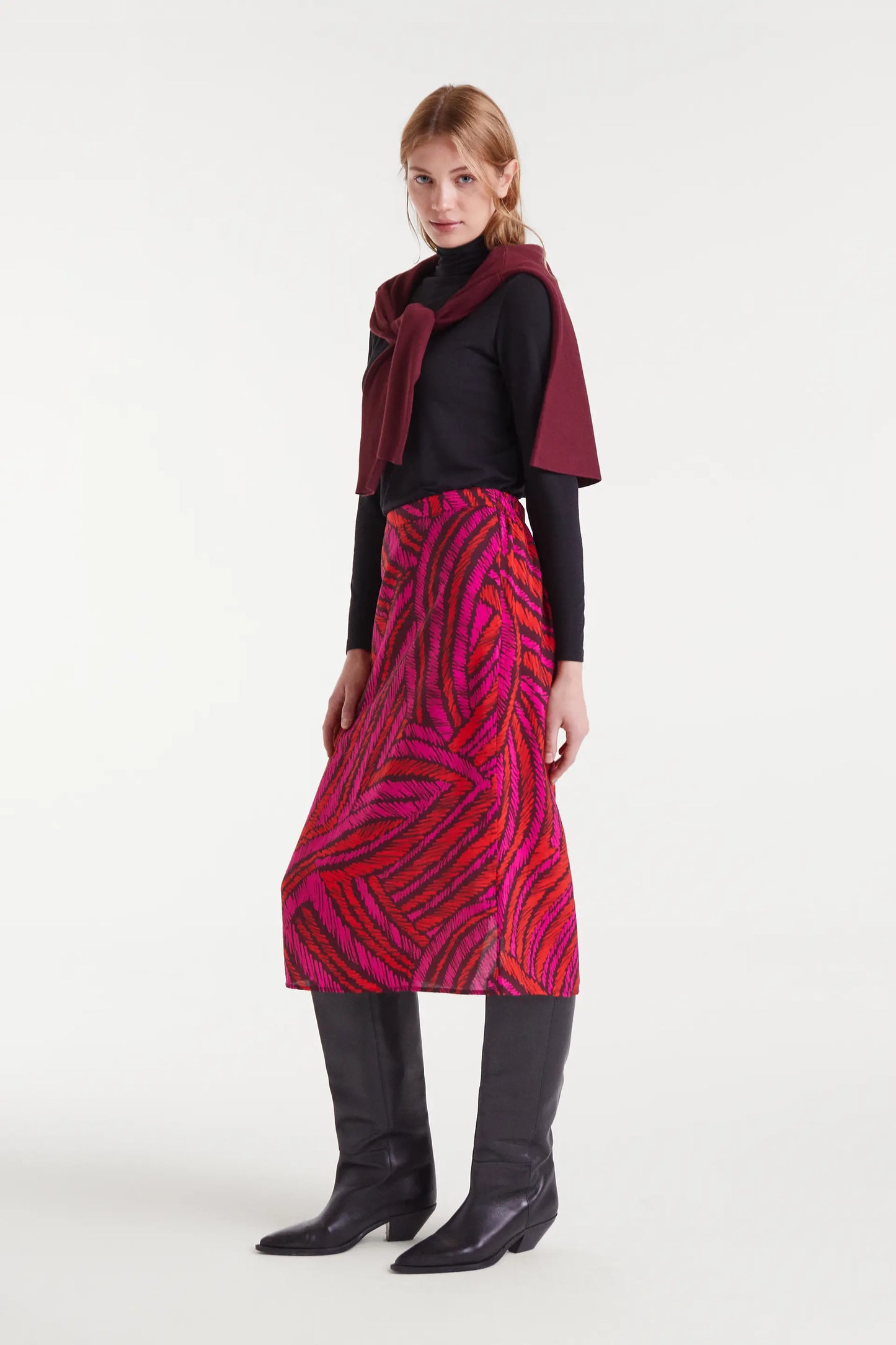 Lightweight crepe midi skirt with Fedora print