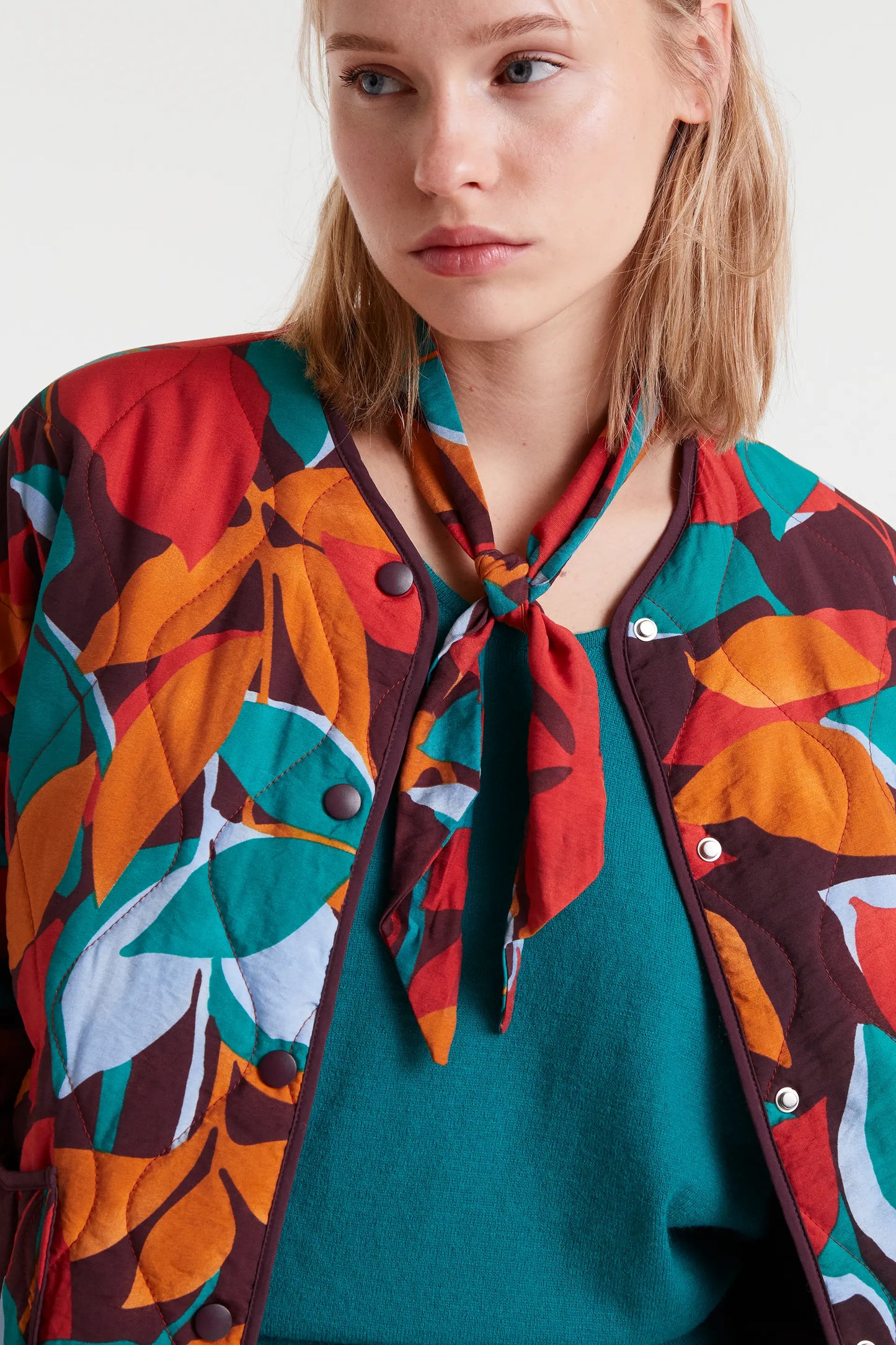 Lightweight crepe scarf with Ponziana print