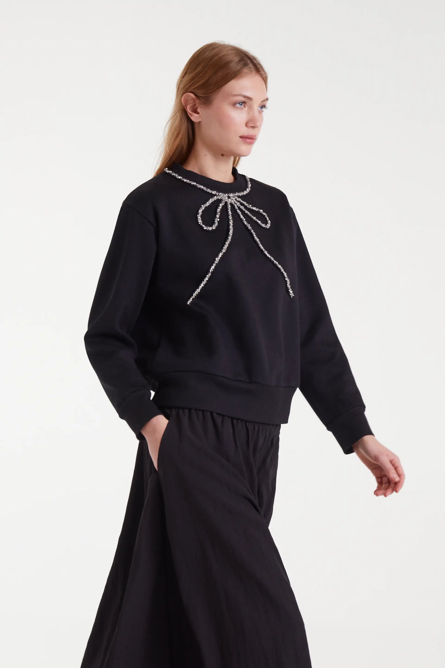 Jewel neck sweatshirt with bow