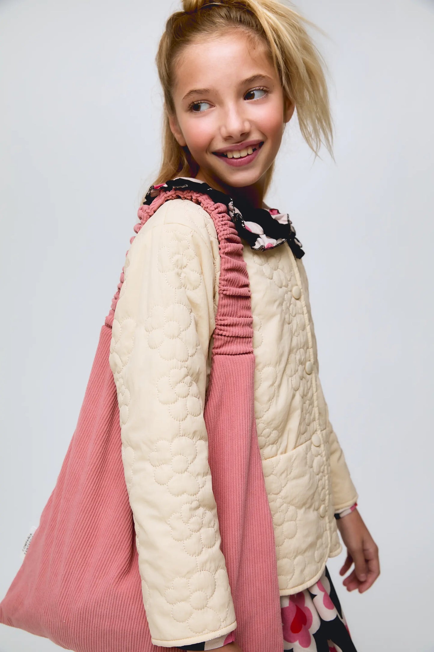 Padded girls' jacket with pockets in beige