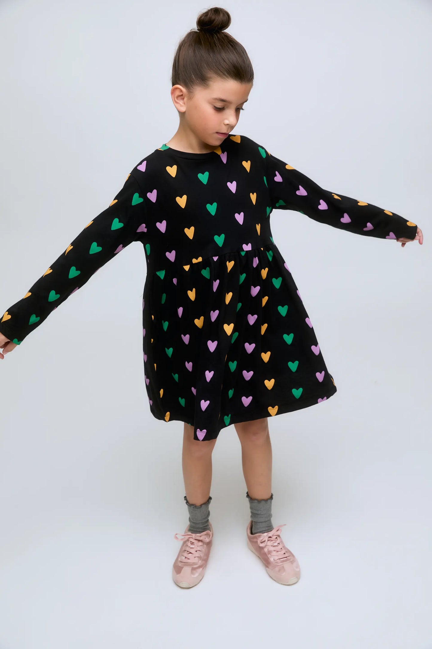 Vestido corto de niña en color negro estampado Cupido Lines.