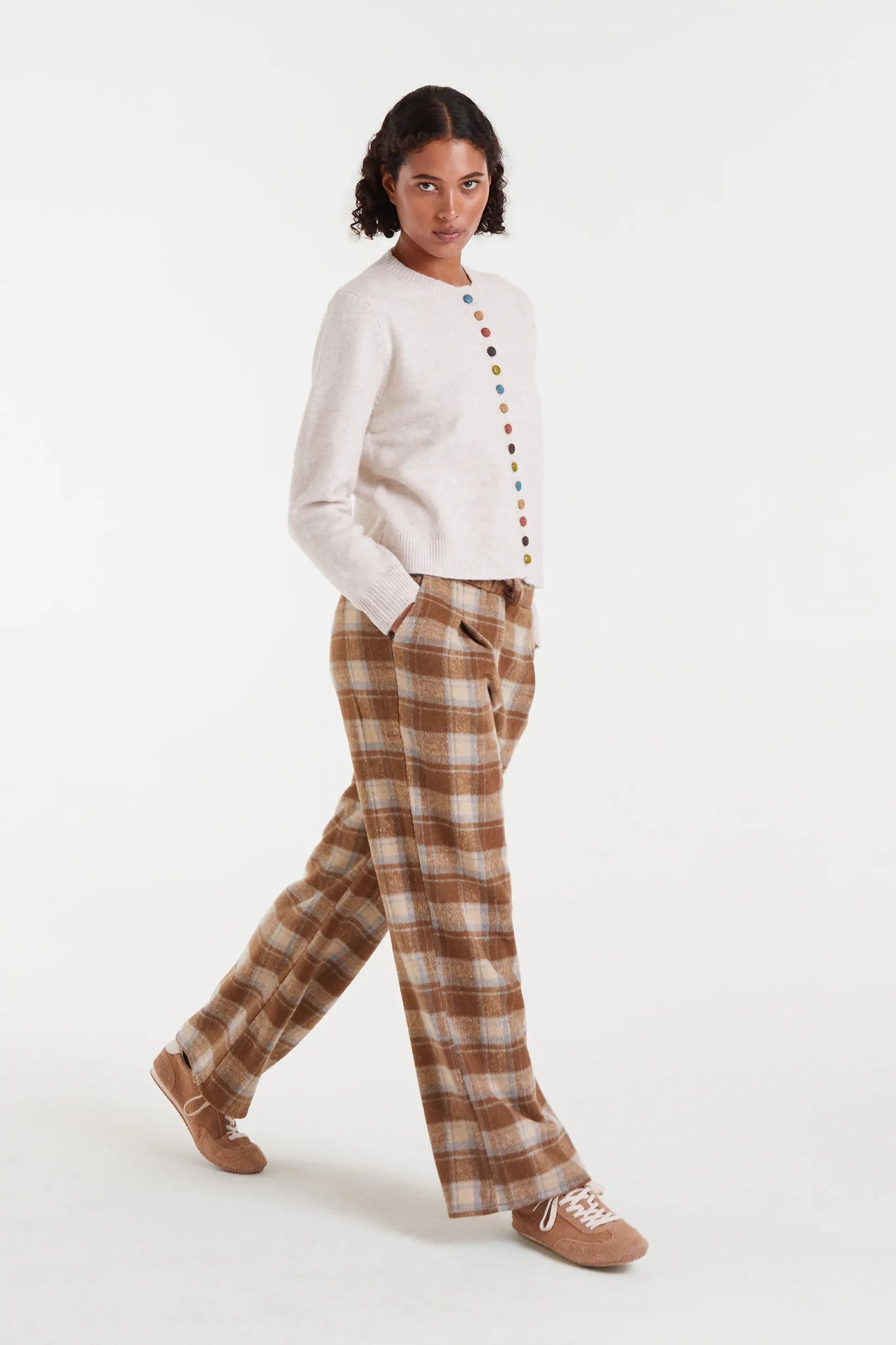 Cardigan lavorato a maglia con scollo rotondo beige