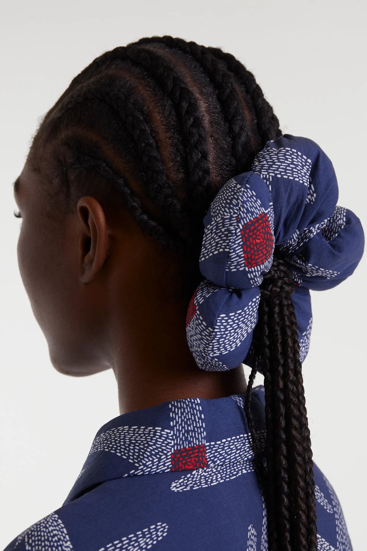 Starships printed flower-shaped scrunchie