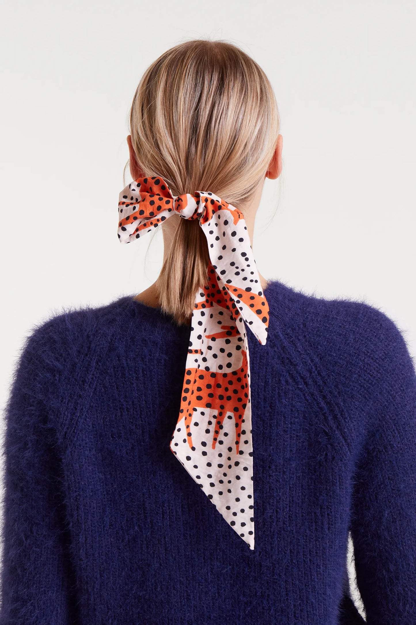 Sciarpa leggera in crêpe con stampa Tano