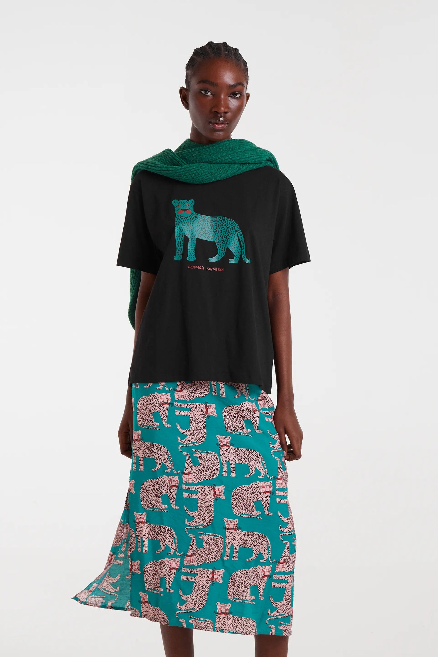 Camiseta negra 100% algodón con print de Leopardo