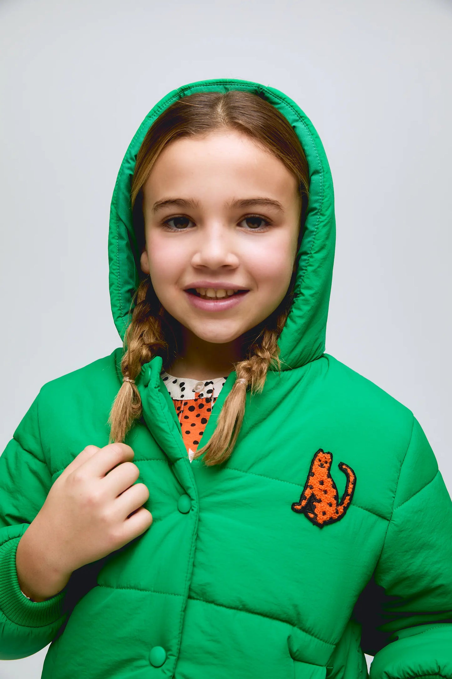 Cappotto trapuntato verde unisex con leopardo ricamato