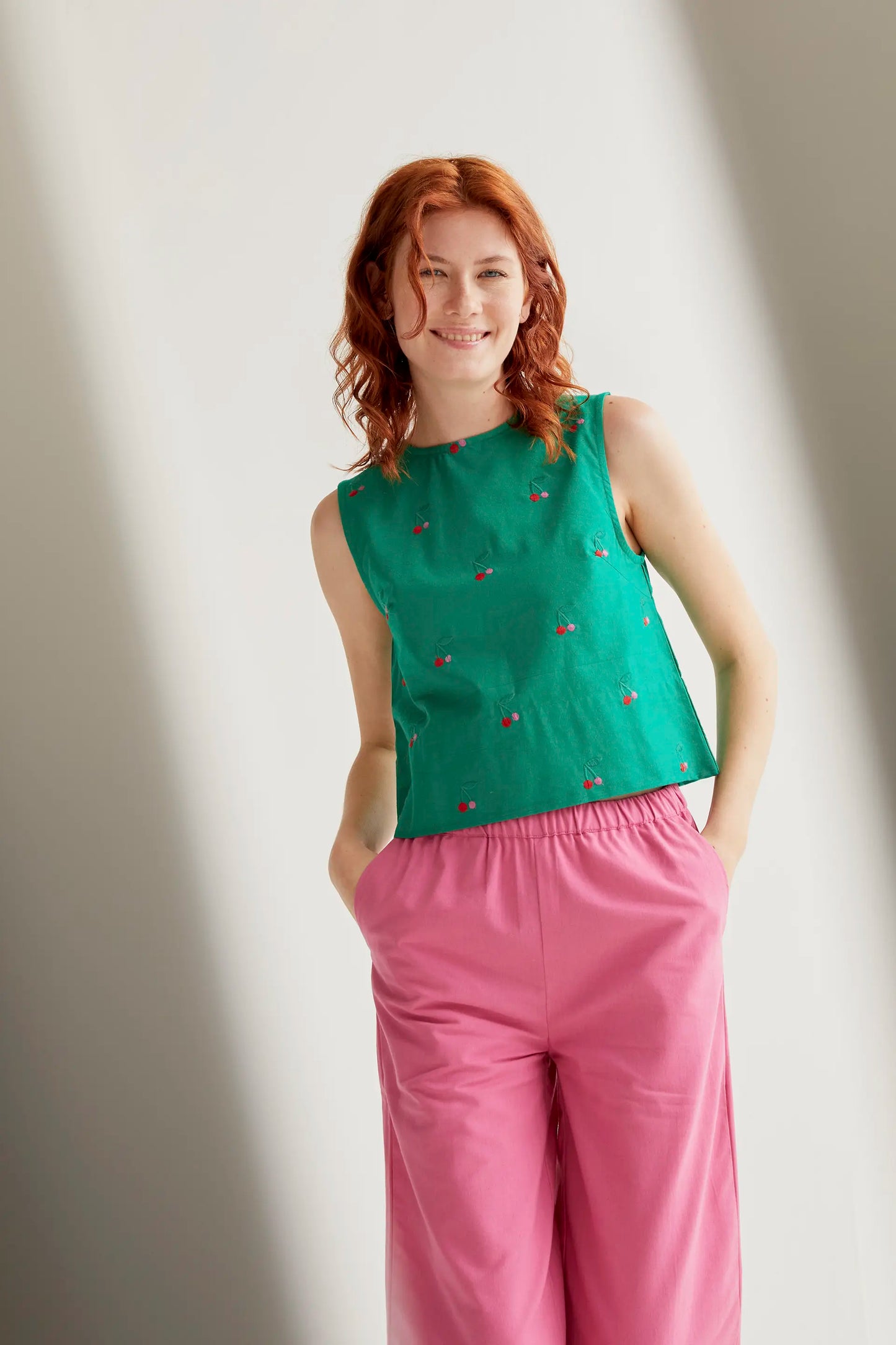 Top con estampado Green Cherries