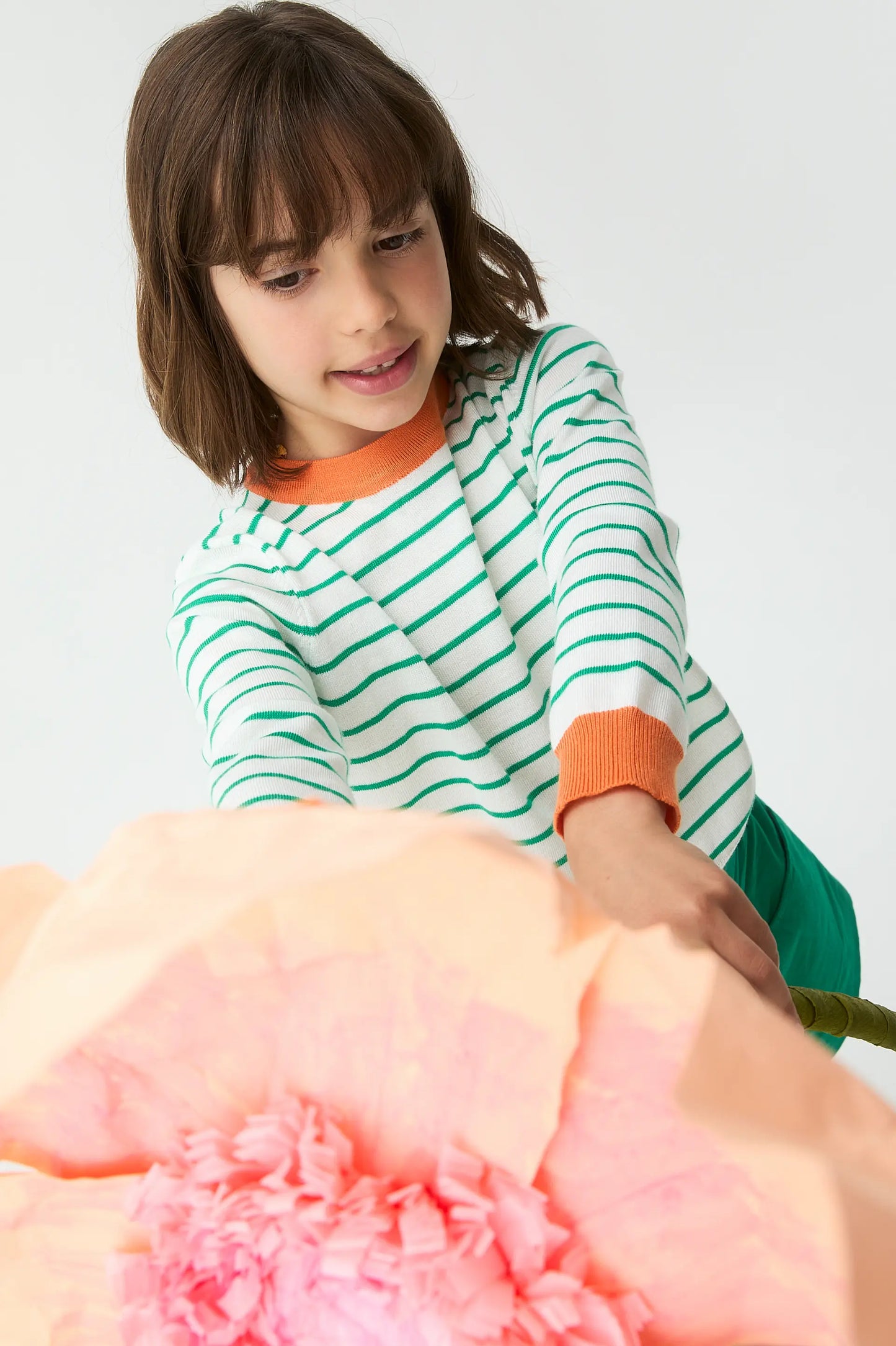 Jersey de niña con cuello naranja