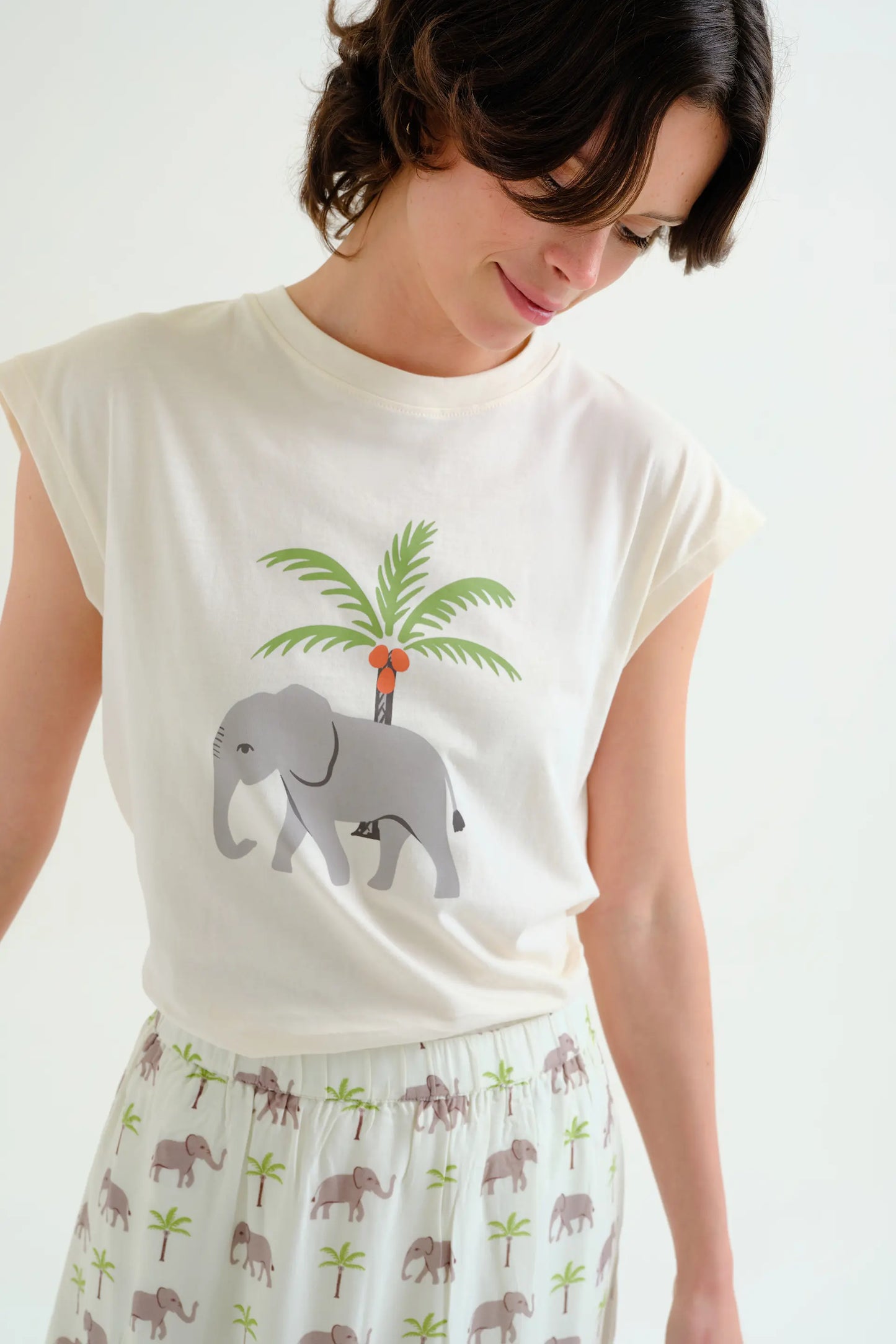 Camiseta con estampado Elefante y Palmera