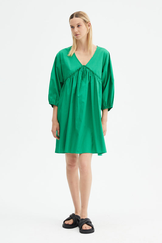 Vestido corto oversize con manga francesa verde