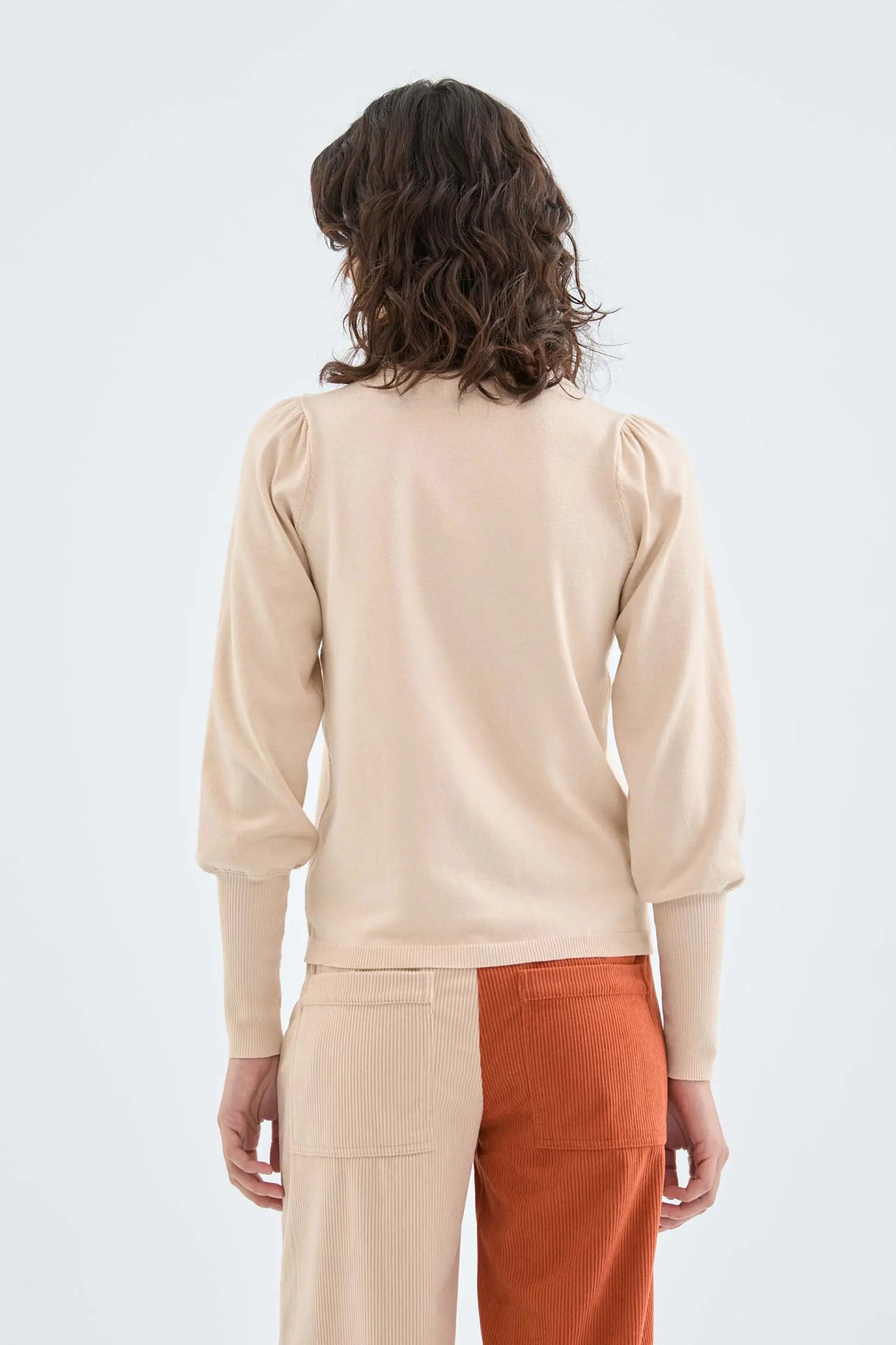 Beige puff sleeve knitted sweater