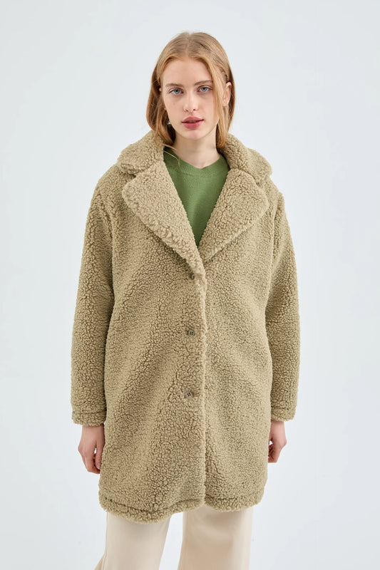 Abrigo corto de borreguito verde