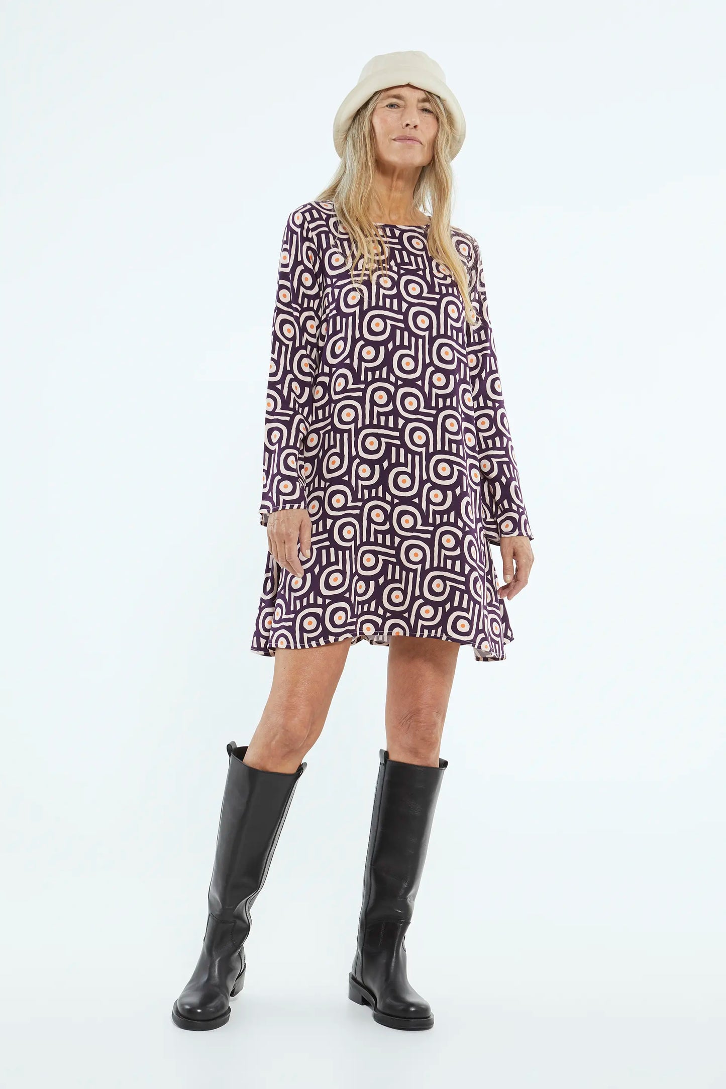 Short A-line dress with retro geometric print