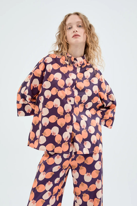 Oversized fluid shirt with khaki print