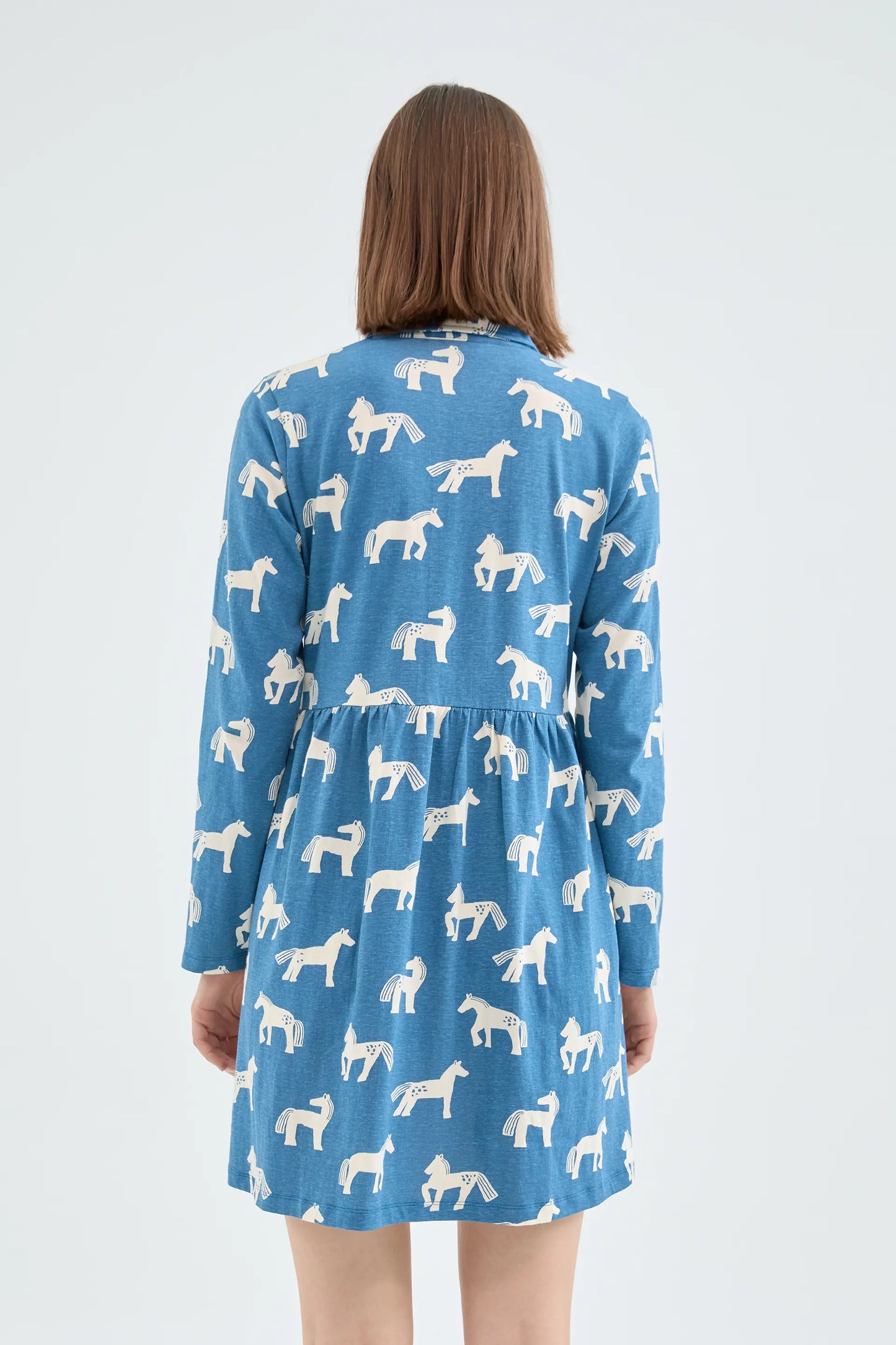 Short shirt dress with horse print