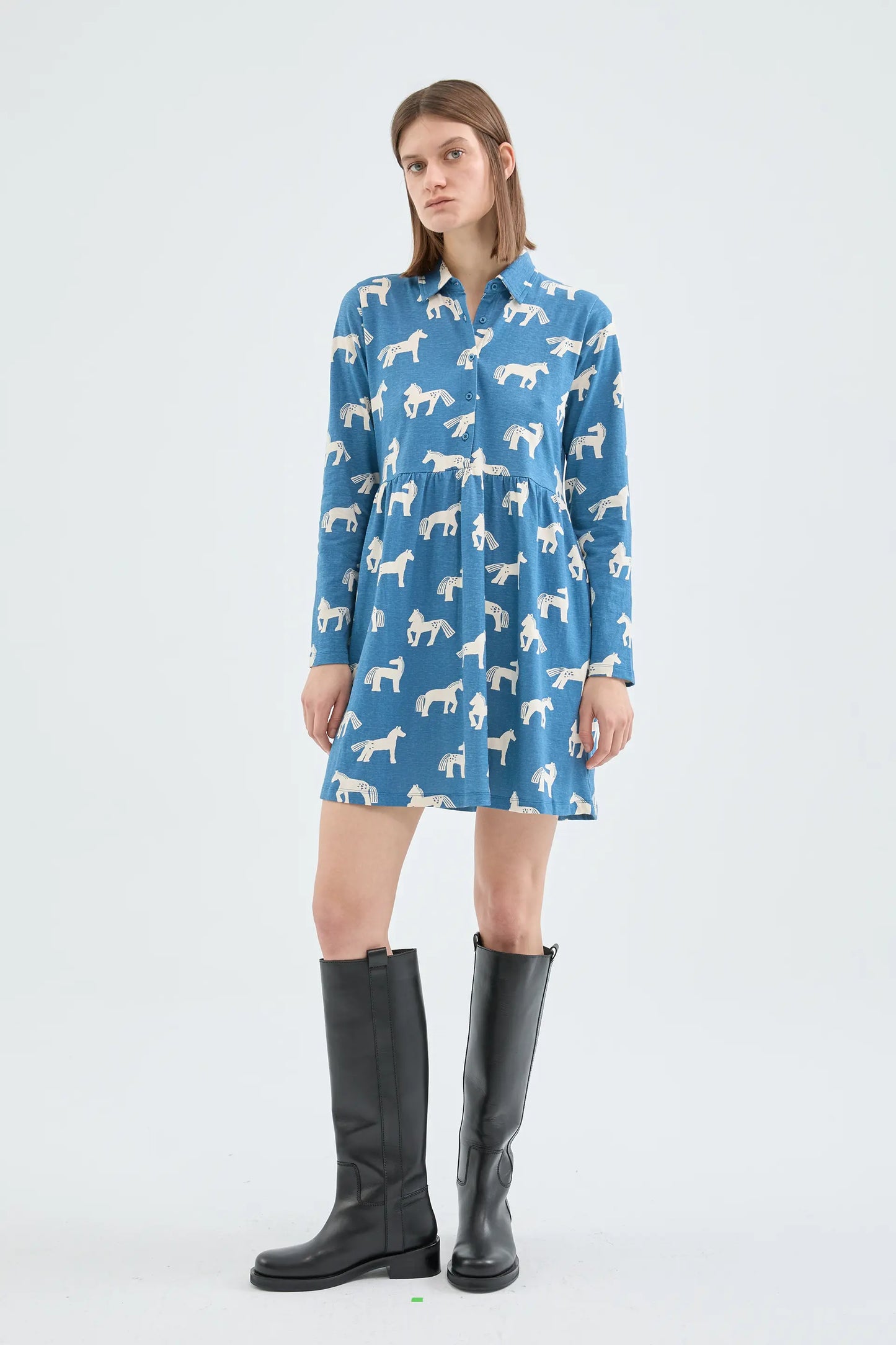 Short shirt dress with horse print