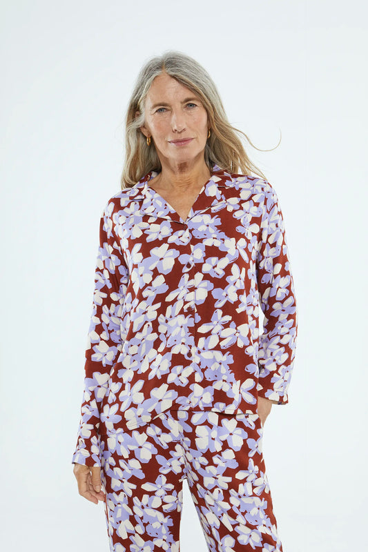 Flowy long-sleeved shirt with floral print