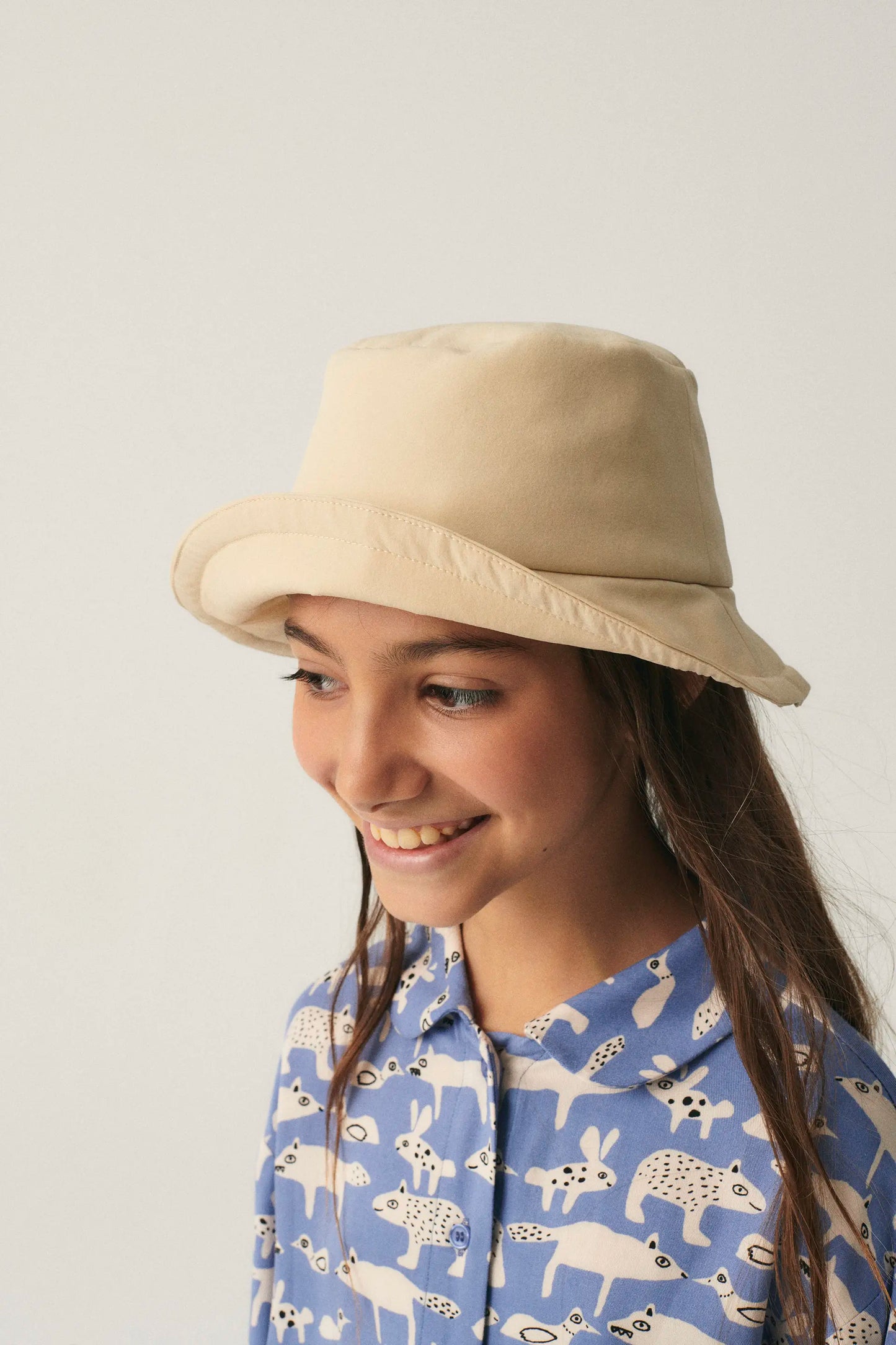 Unisex beige bucket hat