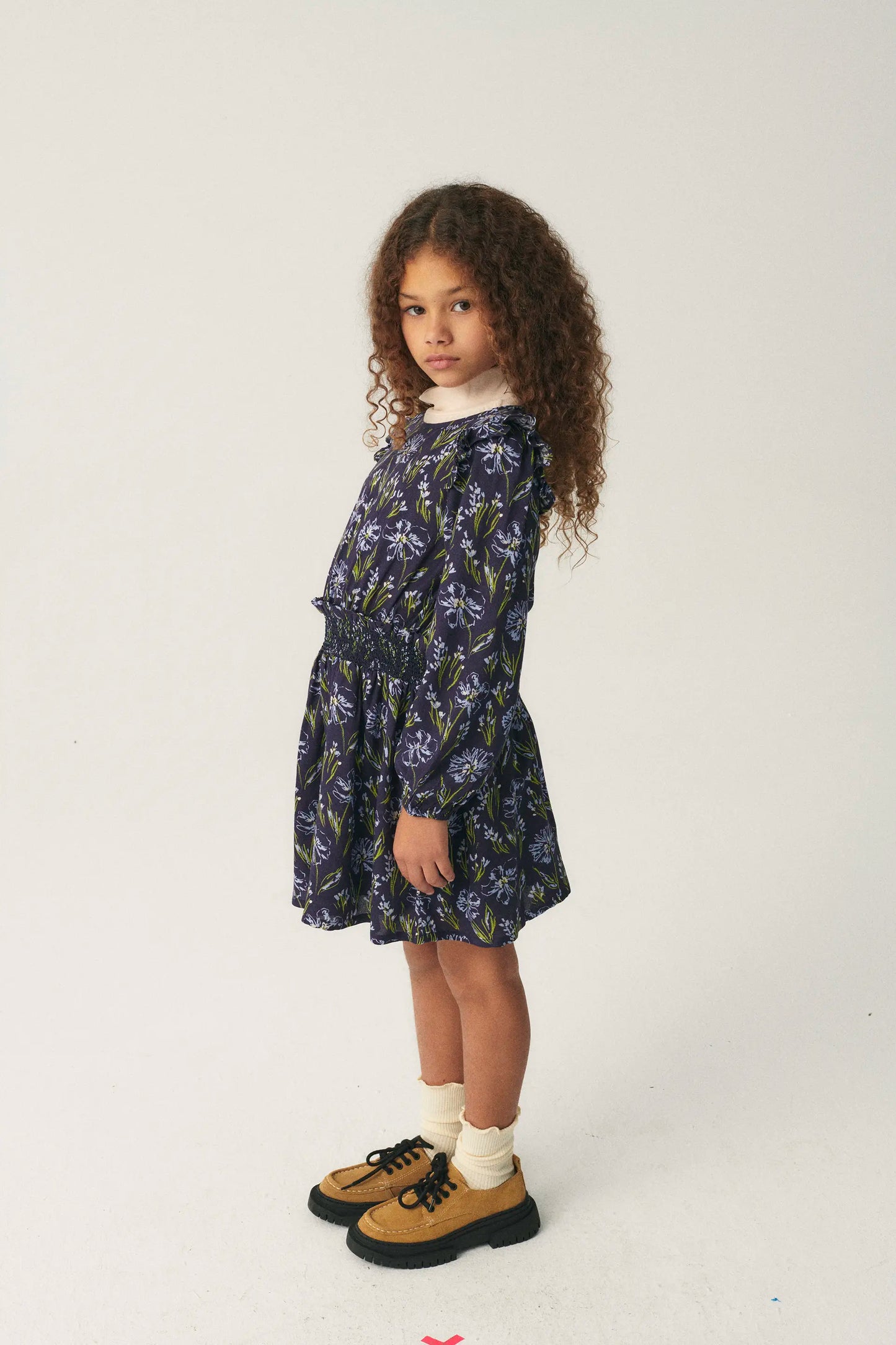 Vestido de niña en viscosa LENZING™ ECOVERO™ con estampado floral azul