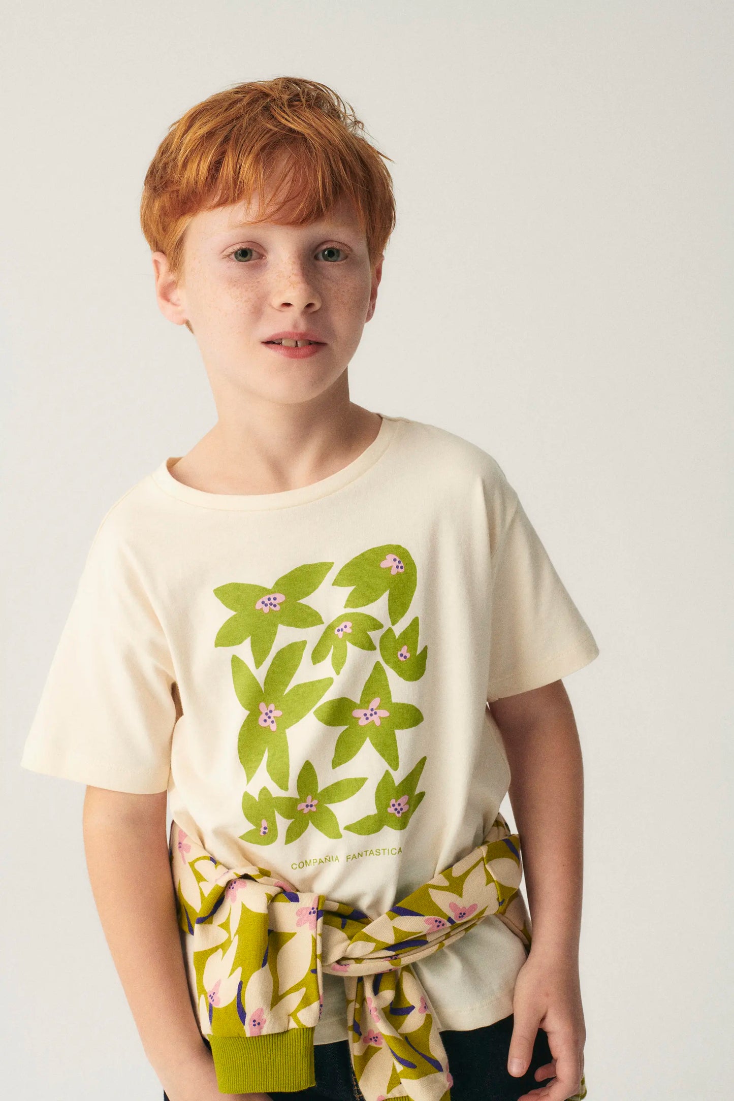 Camiseta unisex de algodón con gráfica floral verde