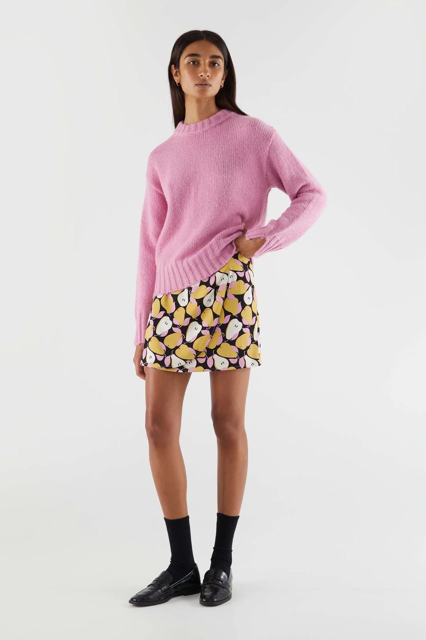 Short wrap skirt with pear print