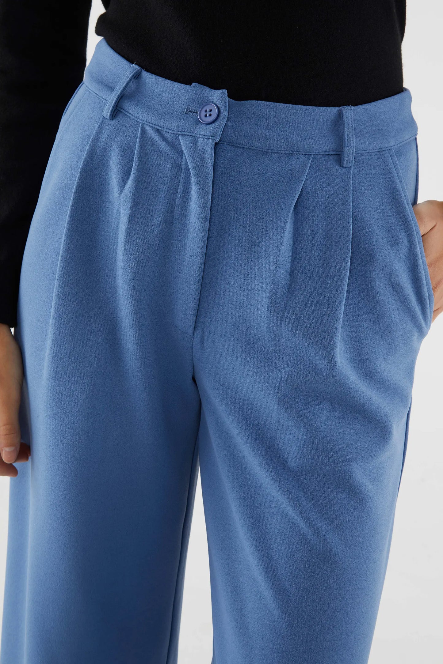 Pantalón de vestir con pinzas azul