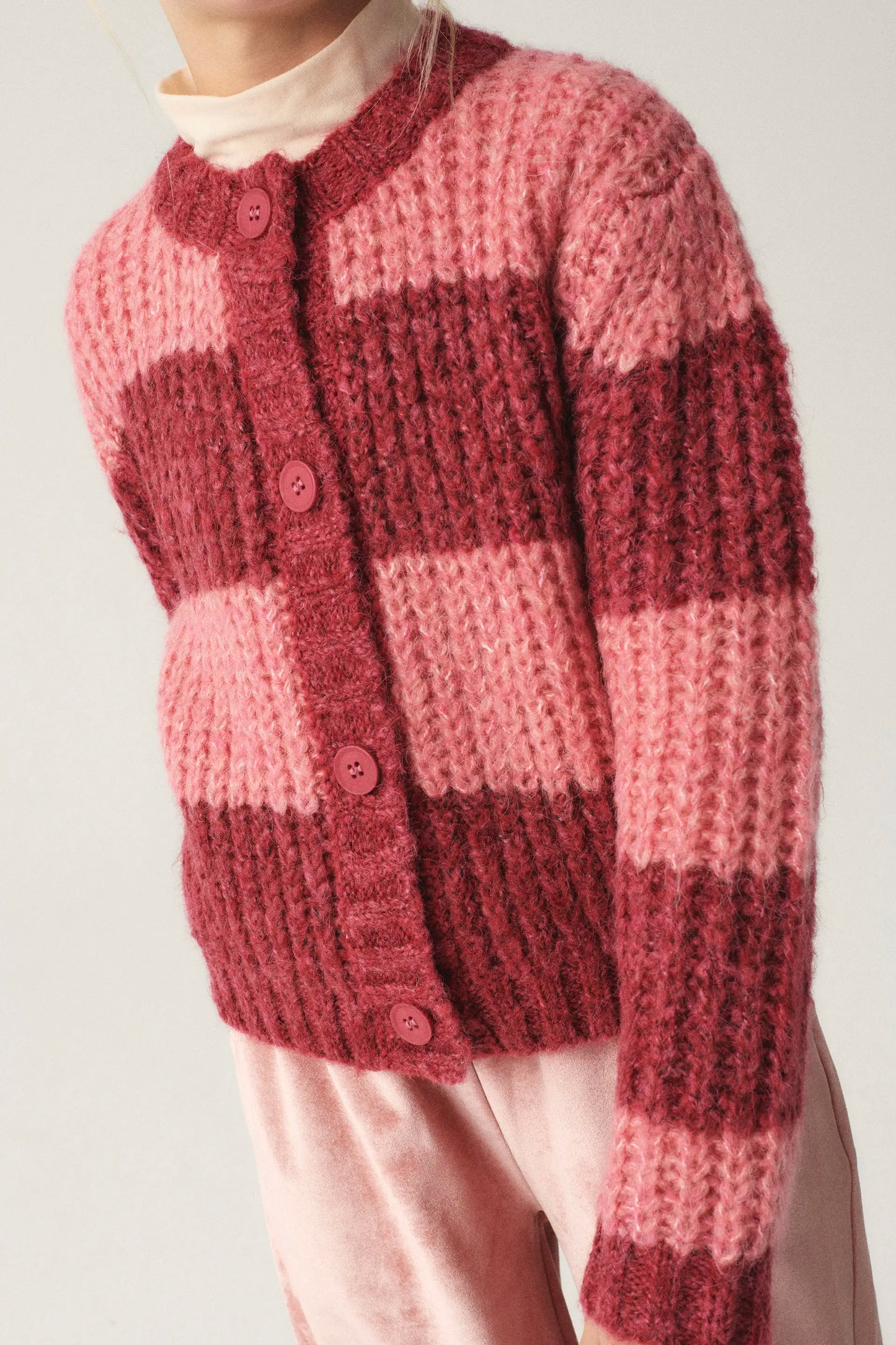 Girl's cardigan with pink striped print