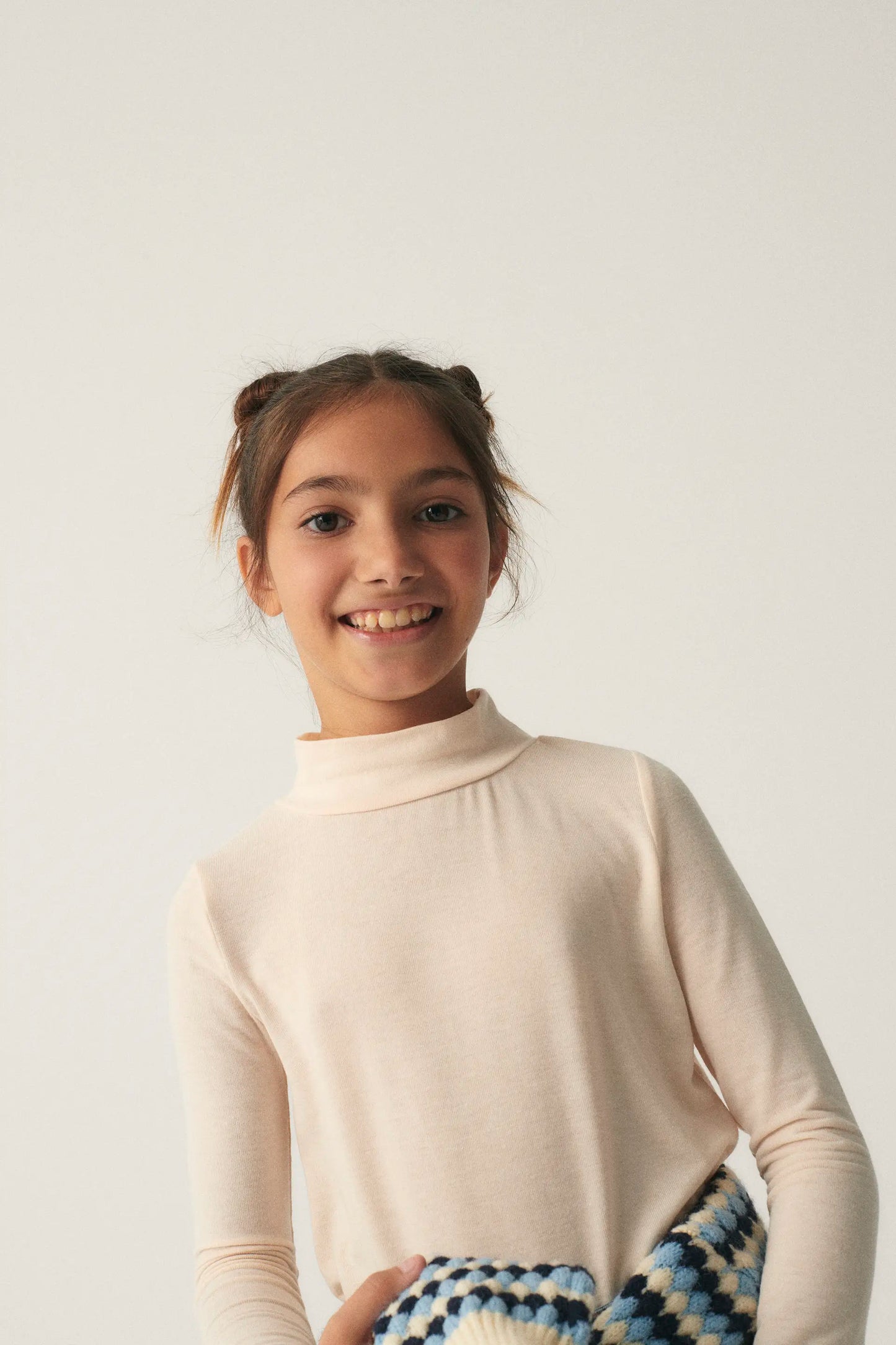 Girl's top with white turtleneck