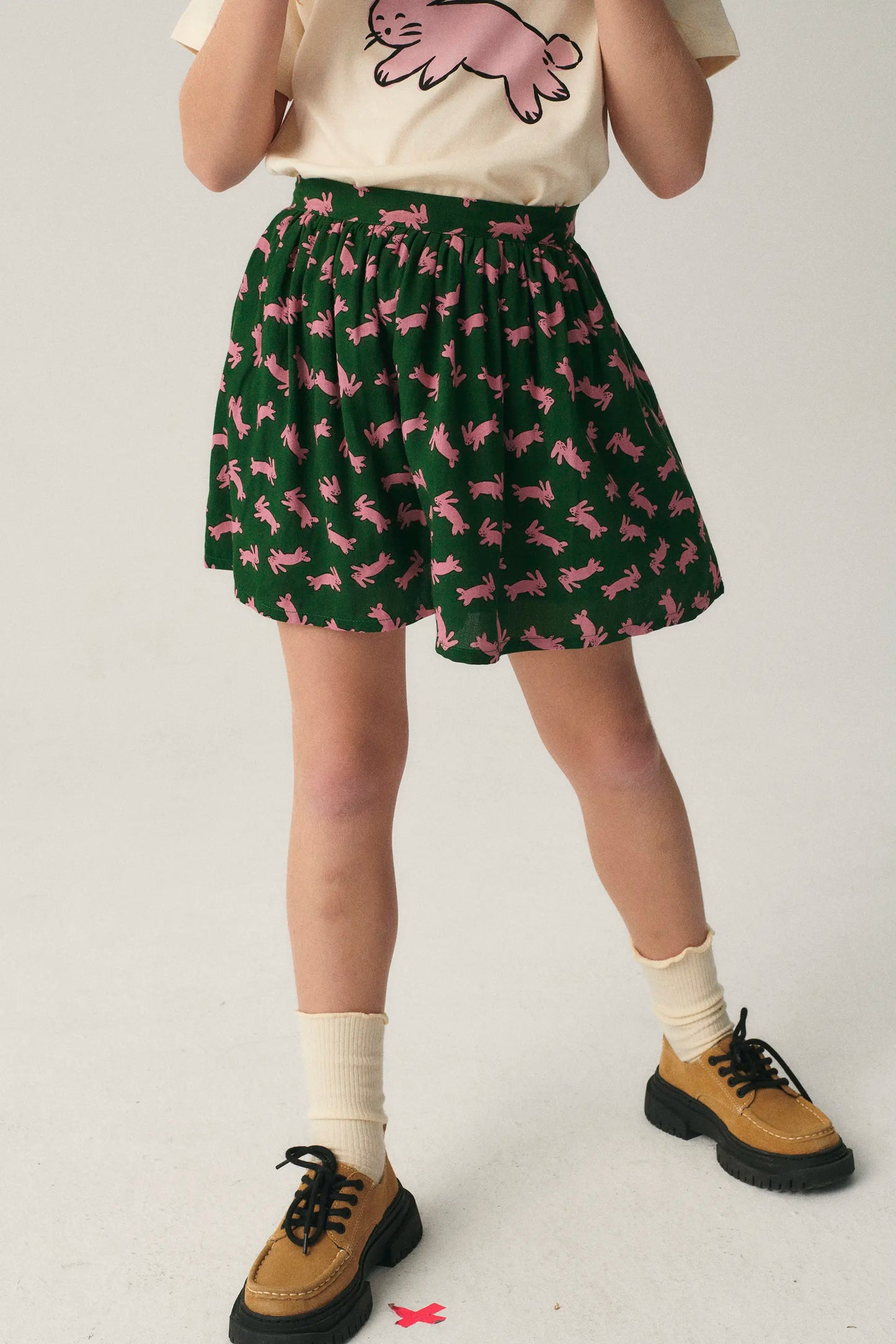 Girl's short skirt with rabbit print