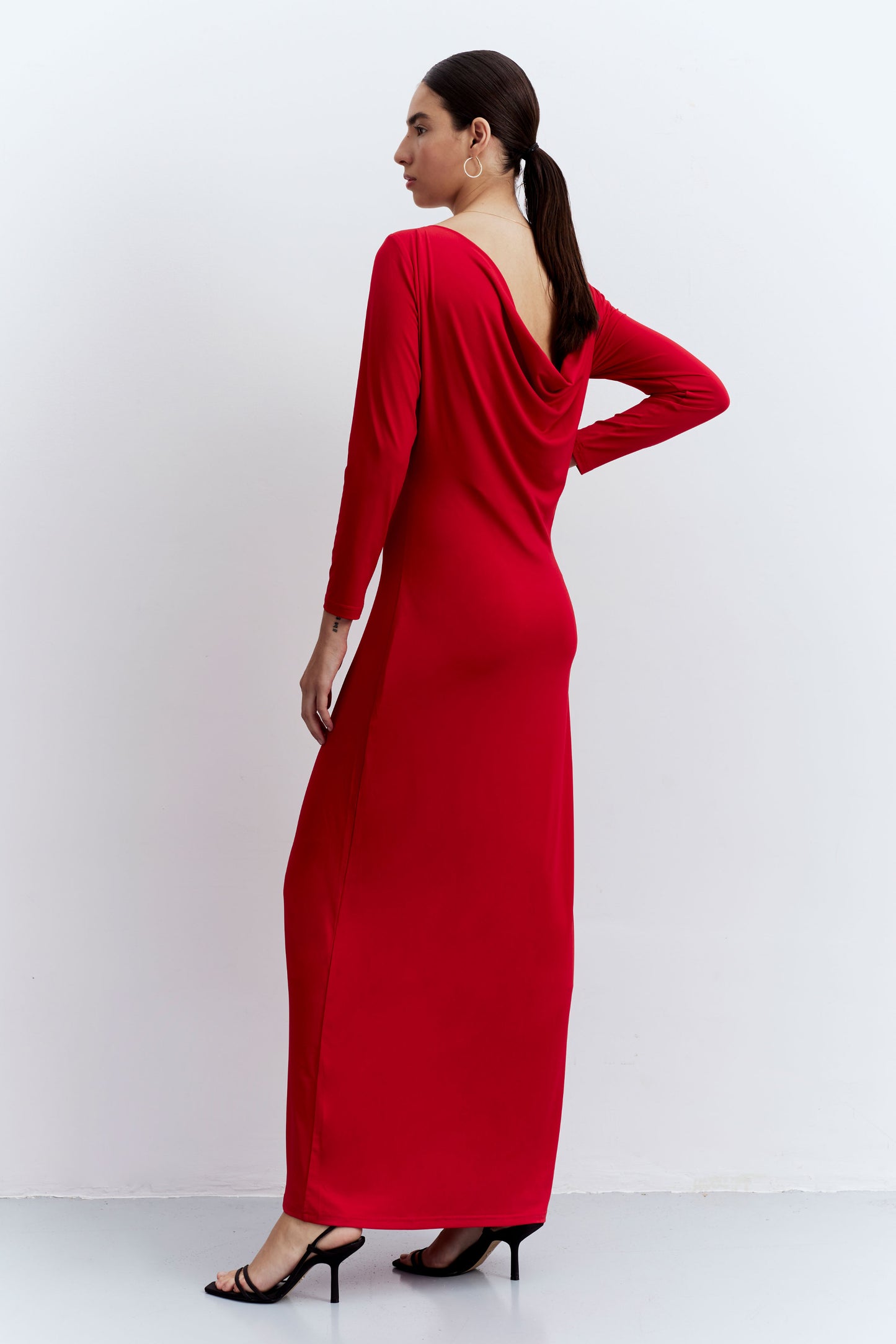 Vestido largo escote en espalda rojo