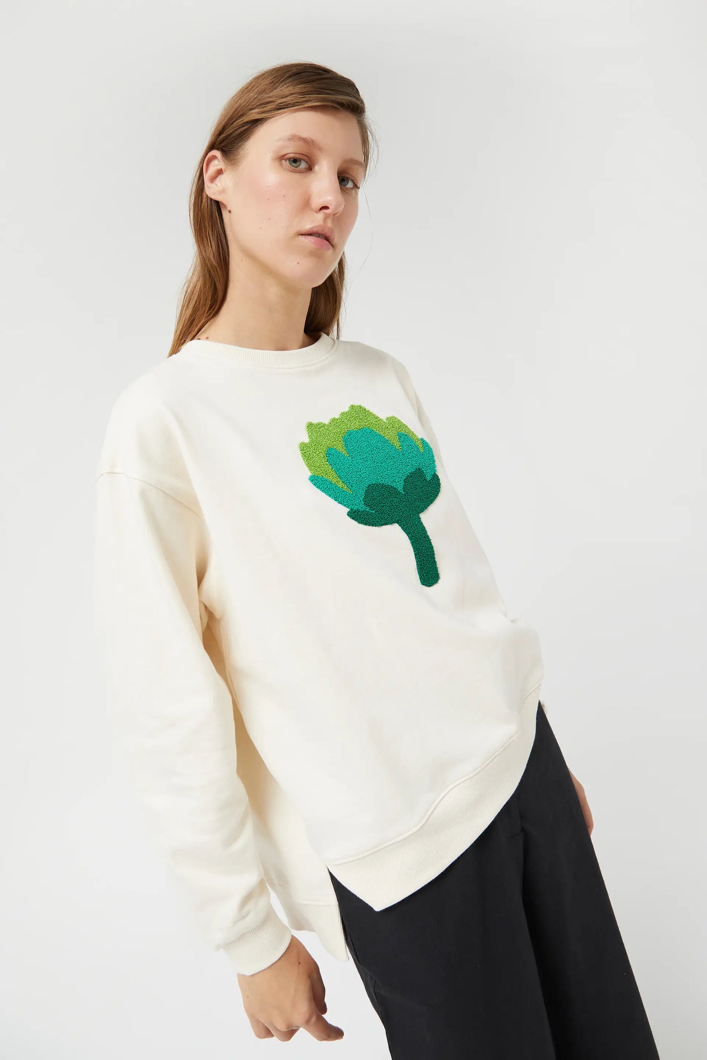 White artichoke print sweatshirt