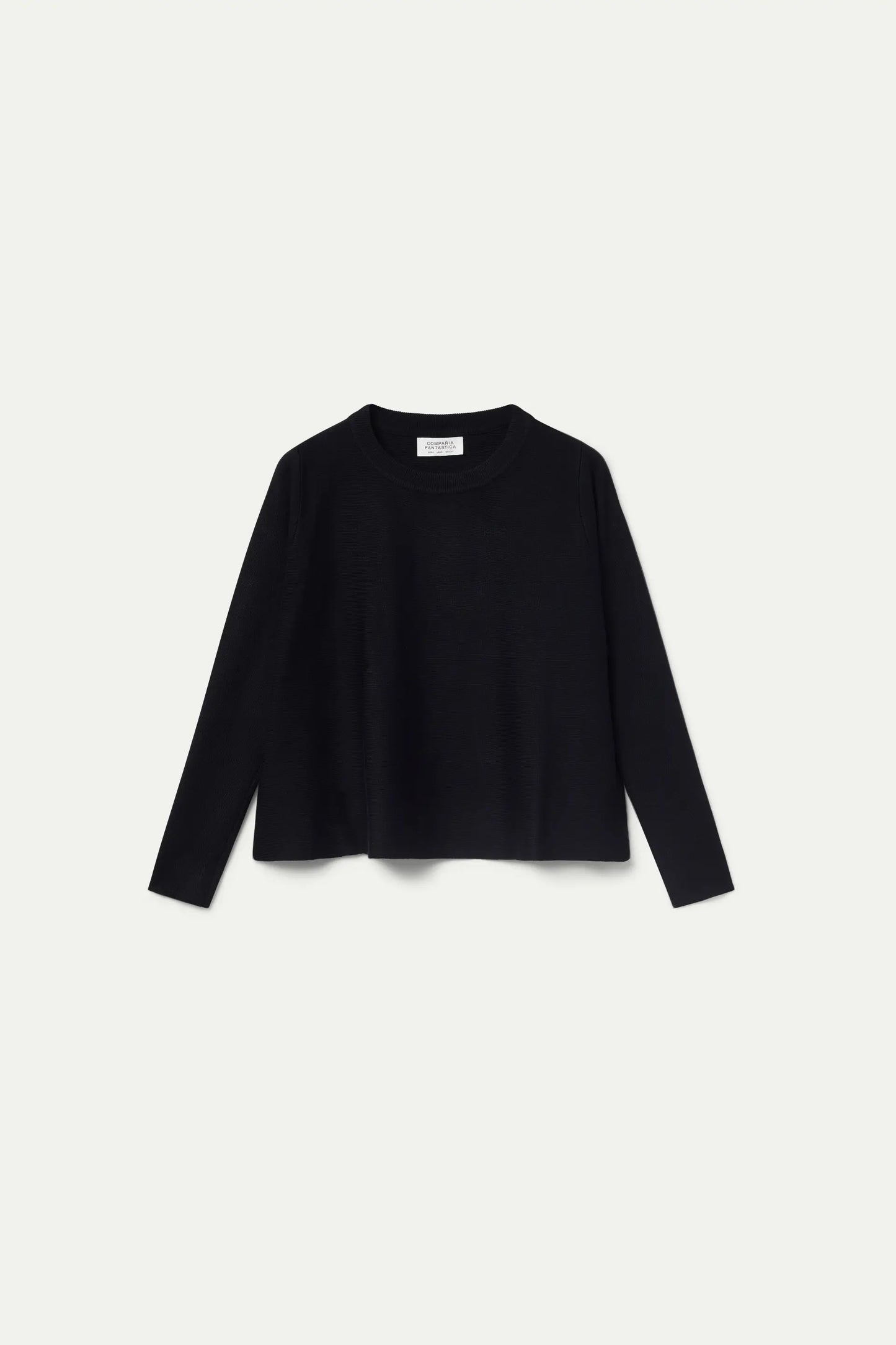 Maglione svasato nero in maglia