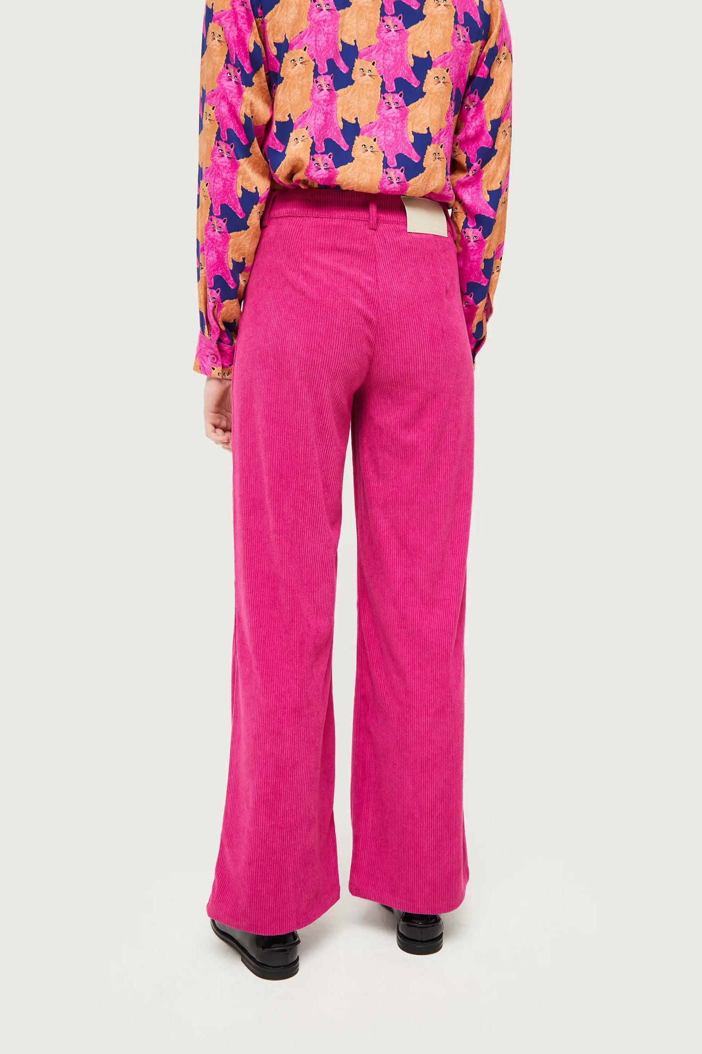 Pantaloni di velluto a coste fucsia