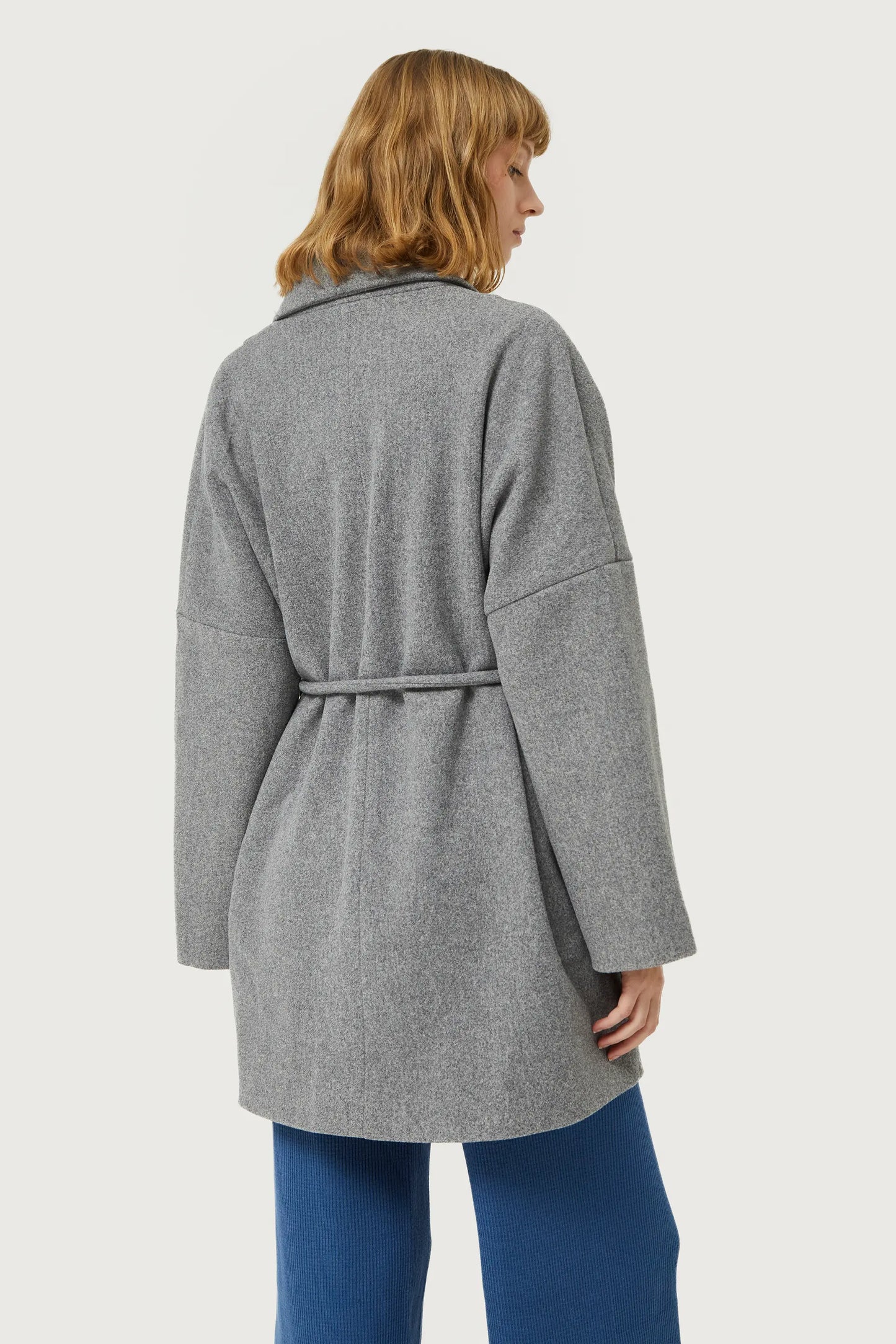 Short coat with gray belt