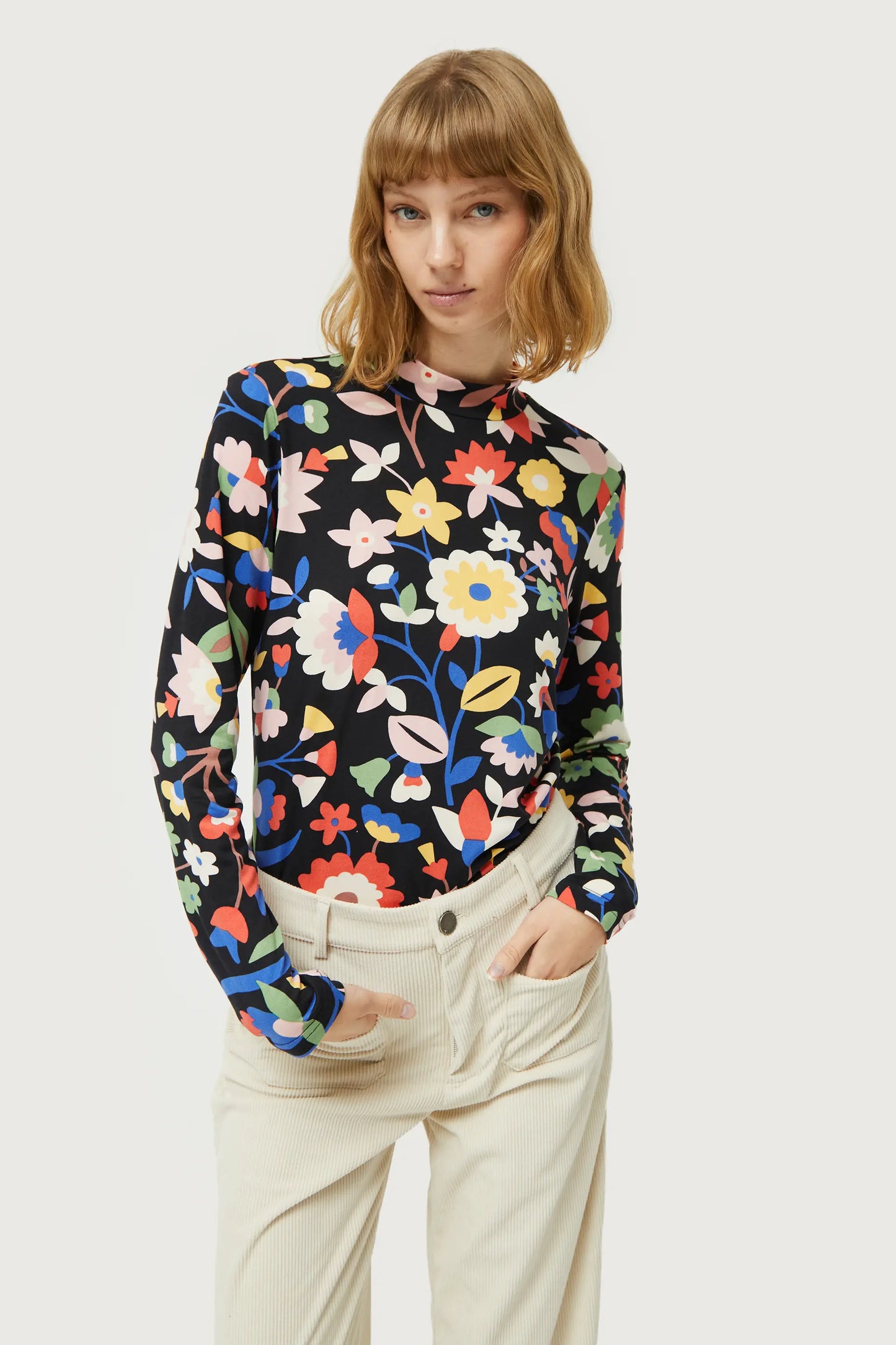 Top ajustado estampado floral grande