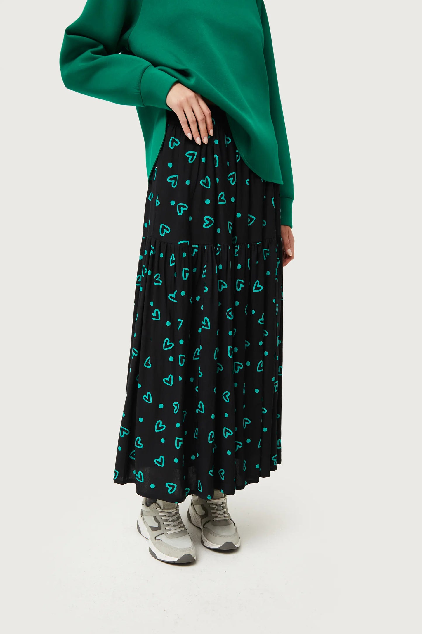 Long skirt with green heart print